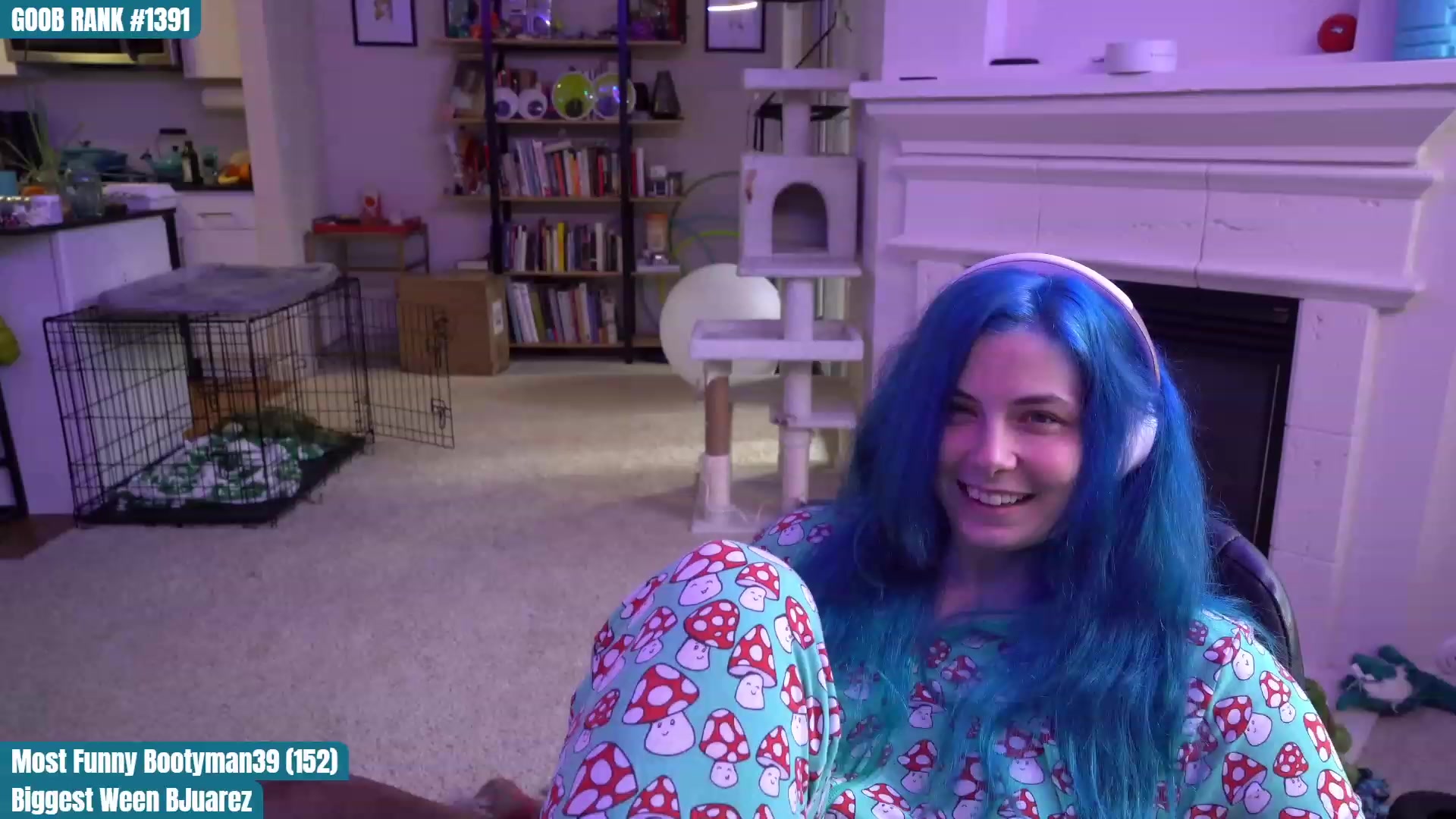 Gallery image thumbnail from CreaminQueen's myfreecams stream on, 03/24/2023, 01:34 image 12 of 20