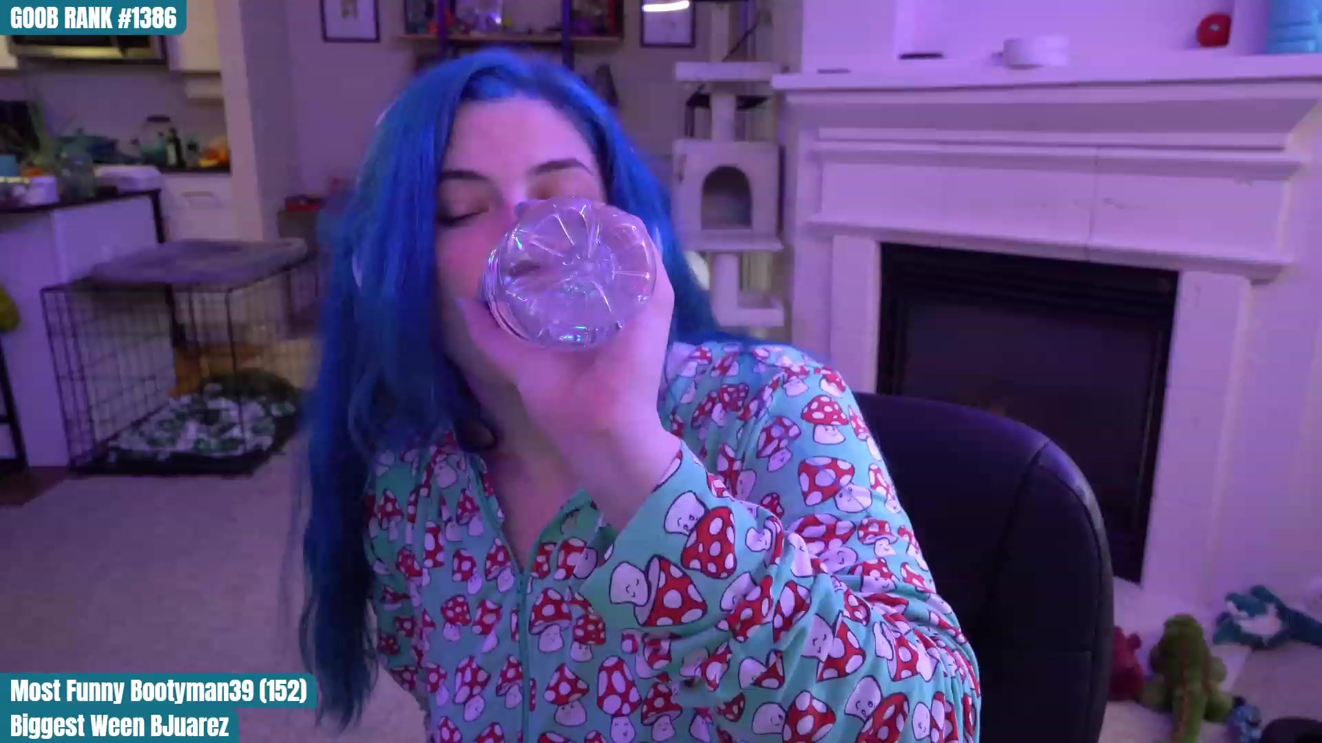 Gallery image thumbnail from CreaminQueen's myfreecams stream on, 03/24/2023, 01:34 image 17 of 20
