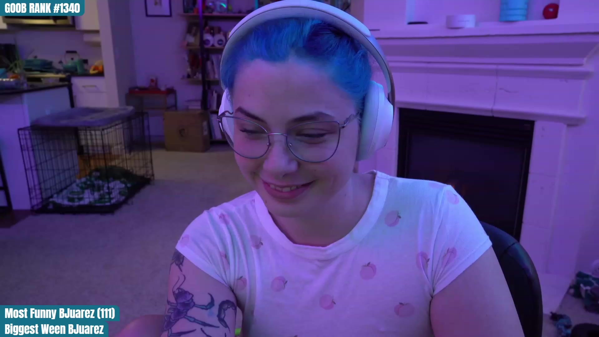 Gallery image thumbnail from CreaminQueen's myfreecams stream on, 03/25/2023, 24:01 image 15 of 20