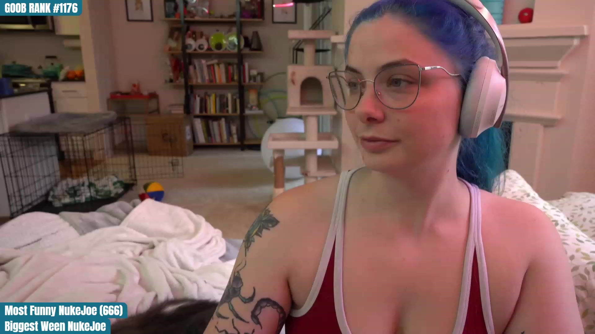 Gallery image thumbnail from CreaminQueen's myfreecams stream on, 03/27/2023, 24:49 image 3 of 20