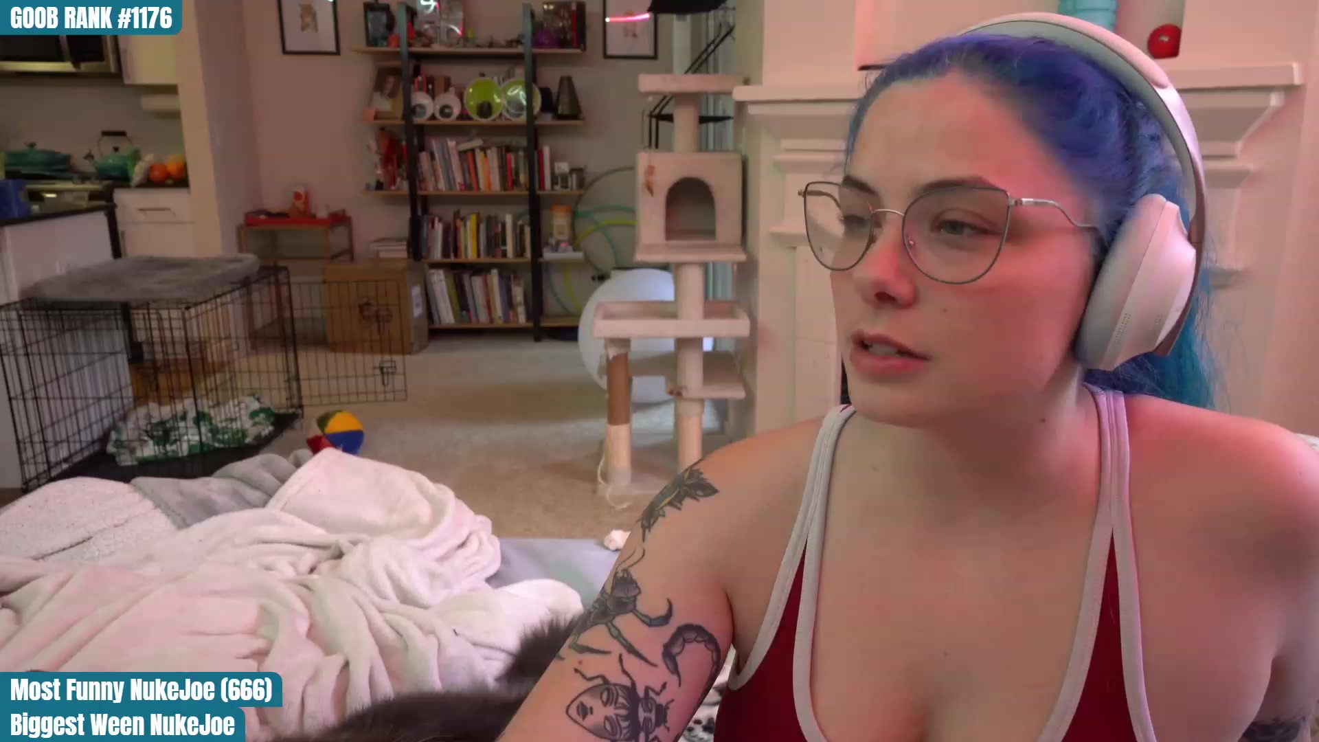 Gallery image thumbnail from CreaminQueen's myfreecams stream on, 03/27/2023, 24:49 image 5 of 20