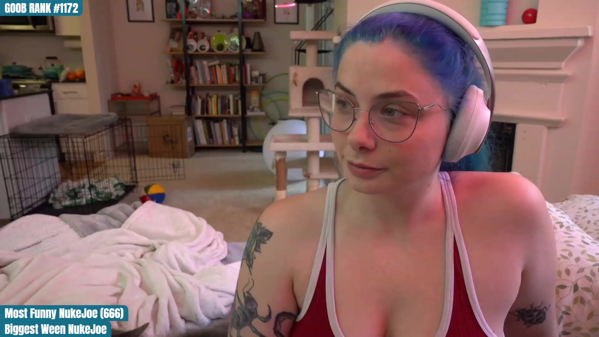Gallery image thumbnail from CreaminQueen's myfreecams stream on, 03/27/2023, 24:49 image 11 of 20