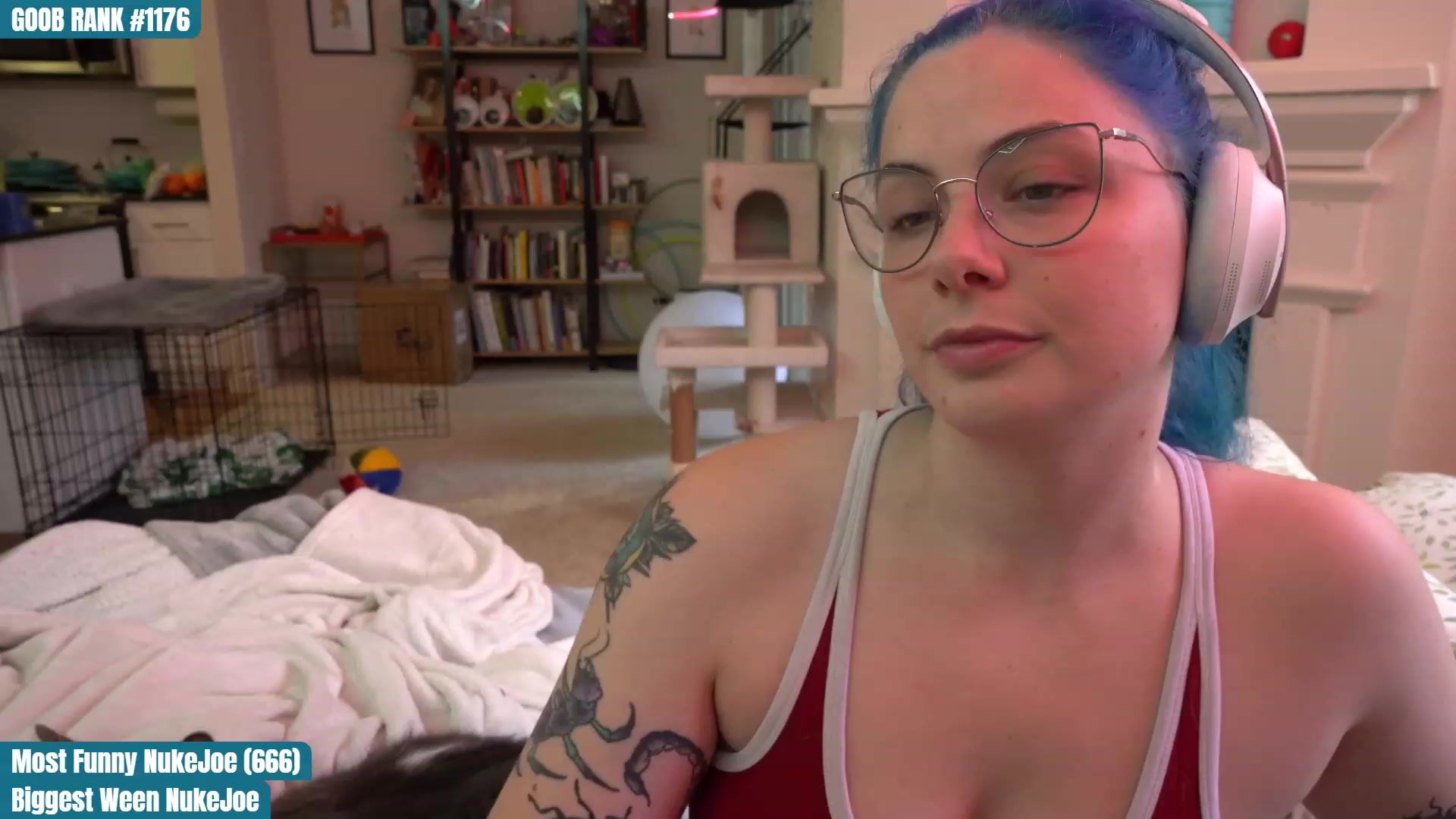 Gallery image thumbnail from CreaminQueen's myfreecams stream on, 03/27/2023, 24:49 image 2 of 20