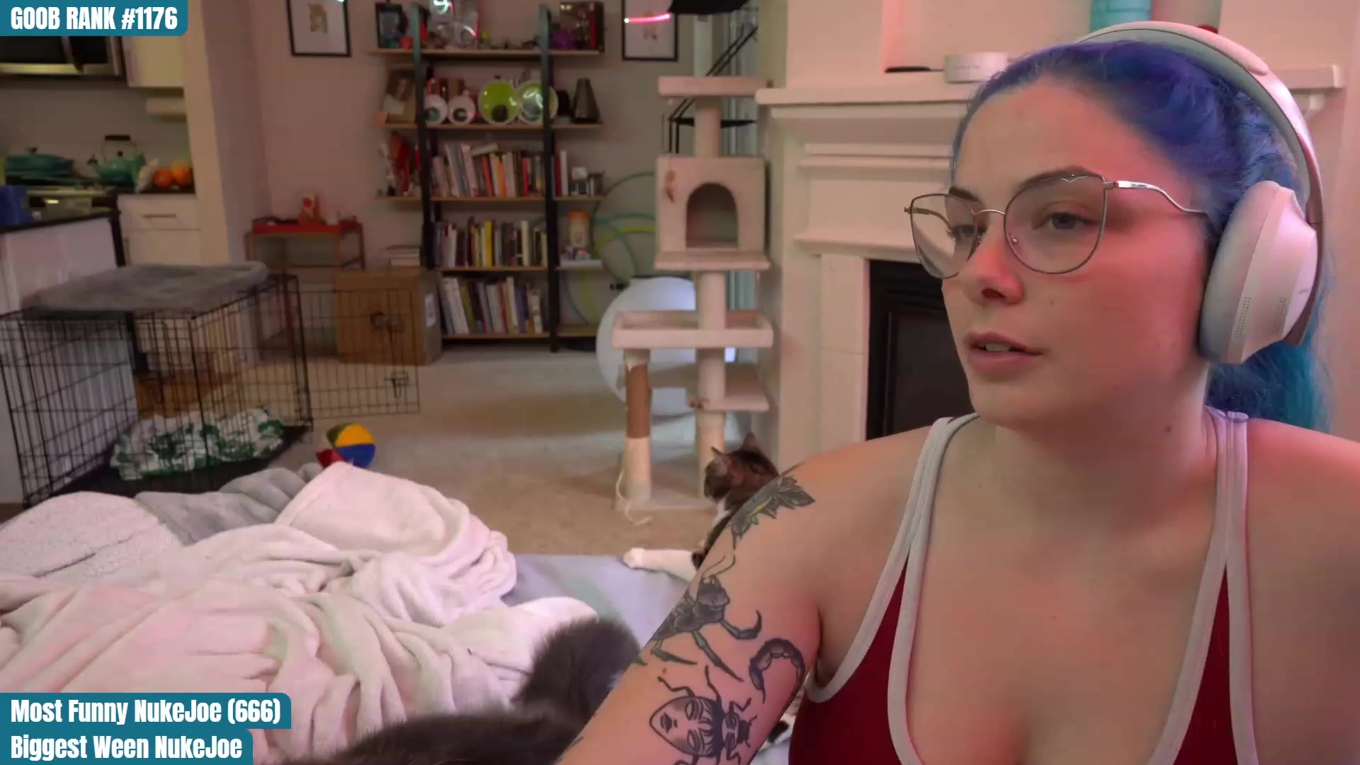 Gallery image thumbnail from CreaminQueen's myfreecams stream on, 03/27/2023, 24:49 image 6 of 20