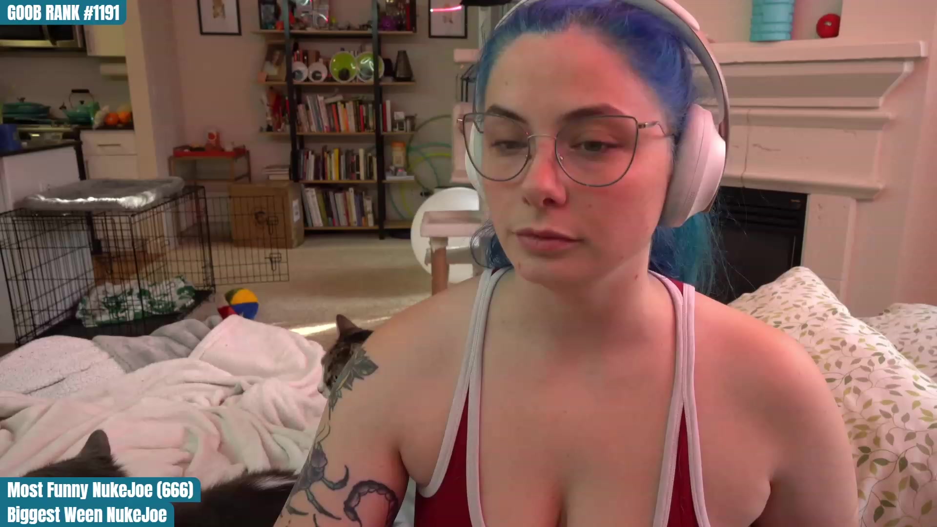 Gallery image thumbnail from CreaminQueen's myfreecams stream on, 03/27/2023, 01:47 image 8 of 20