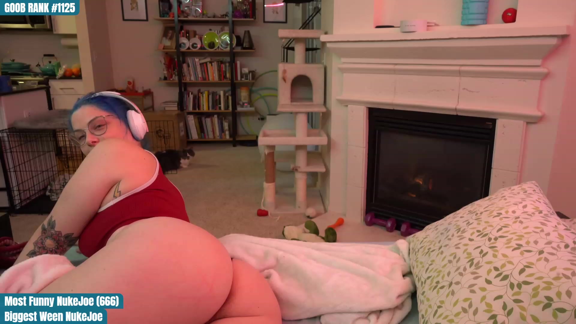 Gallery image thumbnail from CreaminQueen's myfreecams stream on, 03/27/2023, 02:35 image 9 of 20