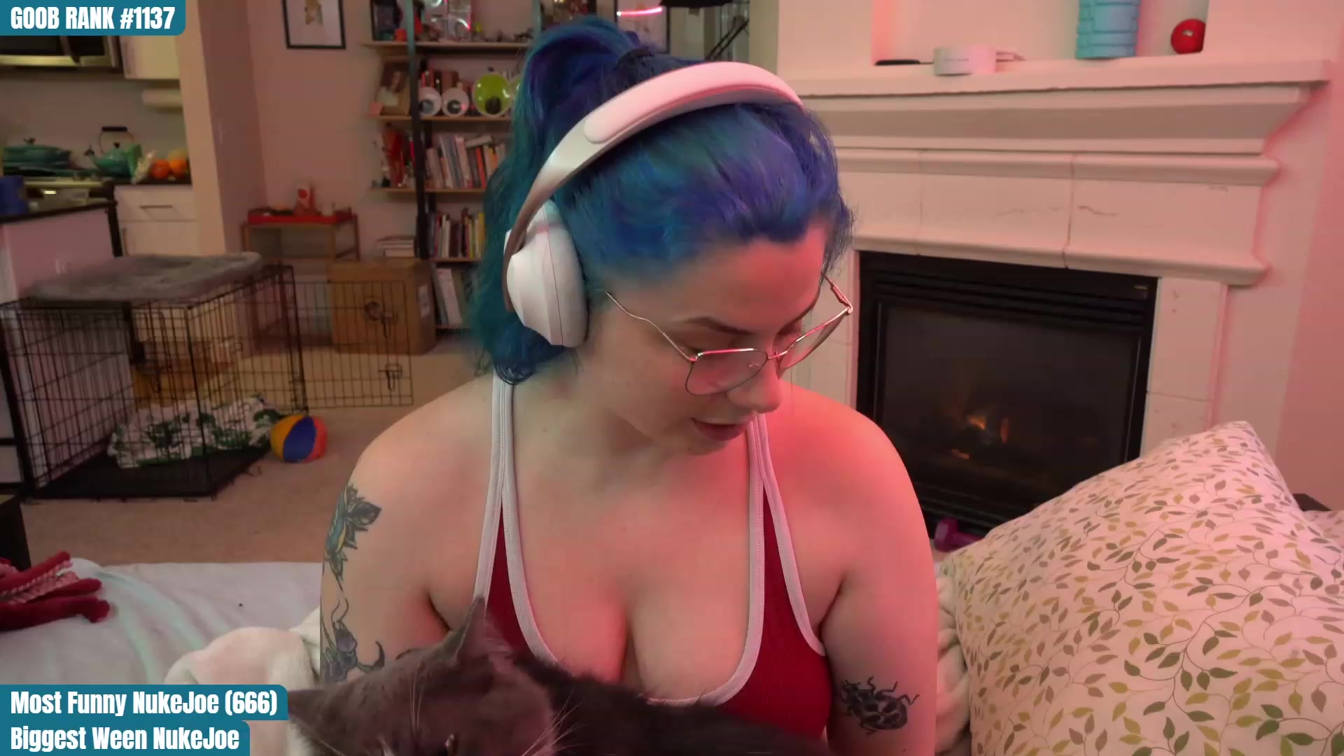 Gallery image thumbnail from CreaminQueen's myfreecams stream on, 03/27/2023, 02:35 image 3 of 20