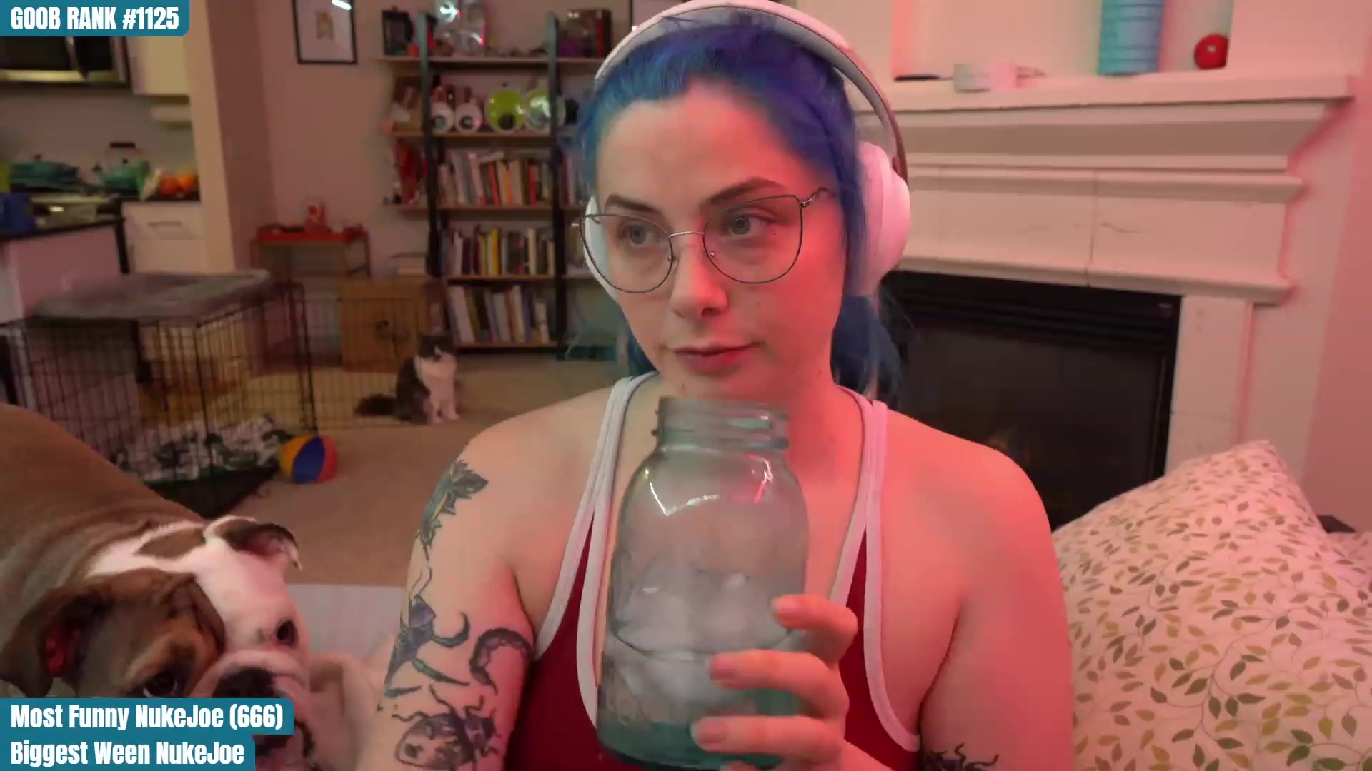 Gallery image thumbnail from CreaminQueen's myfreecams stream on, 03/27/2023, 02:35 image 16 of 20