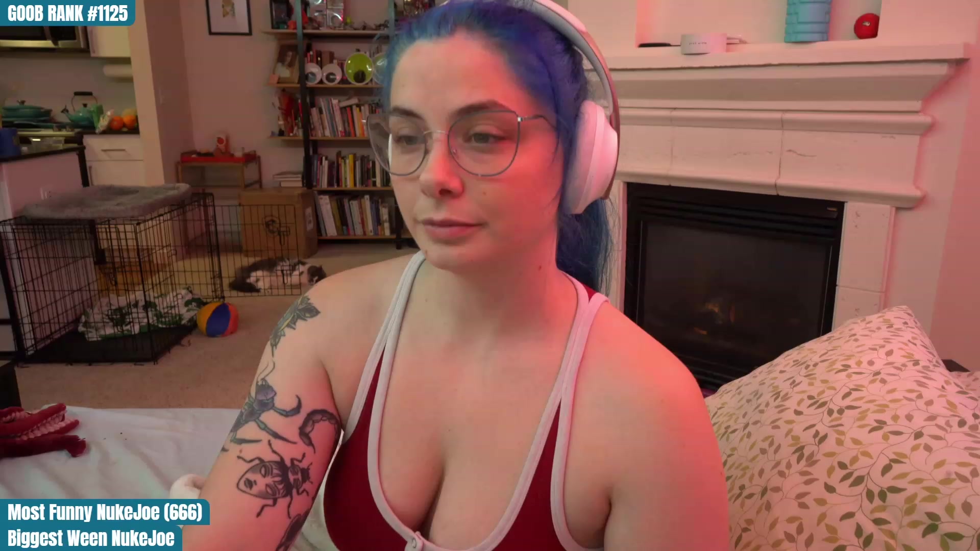 Gallery image thumbnail from CreaminQueen's myfreecams stream on, 03/27/2023, 02:35 image 12 of 20