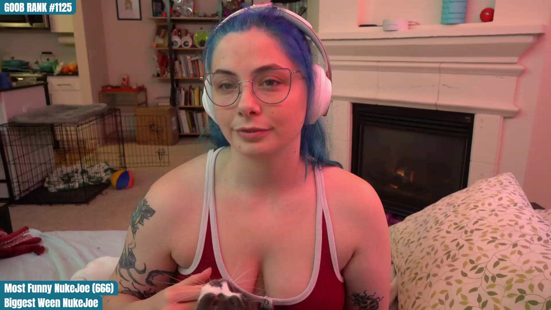 Gallery image thumbnail from CreaminQueen's myfreecams stream on, 03/27/2023, 02:35 image 4 of 20