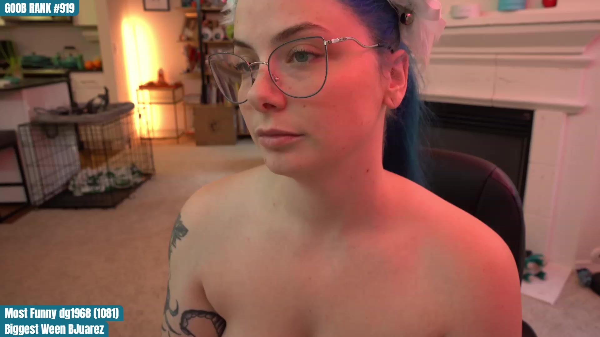 Gallery image thumbnail from CreaminQueen's myfreecams stream on, 03/28/2023, 01:59 image 10 of 20