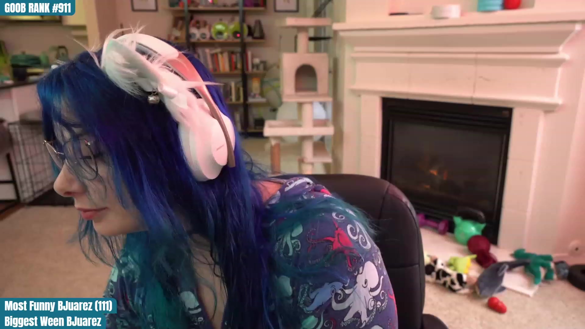 Gallery image thumbnail from CreaminQueen's myfreecams stream on, 03/29/2023, 24:41 image 14 of 20