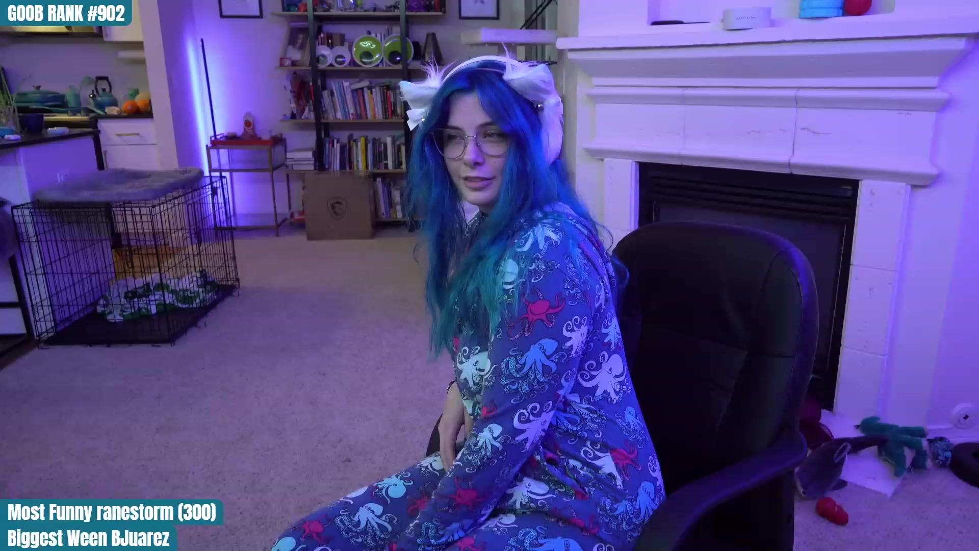 Gallery image thumbnail from CreaminQueen's myfreecams stream on, 03/29/2023, 02:16 image 14 of 20
