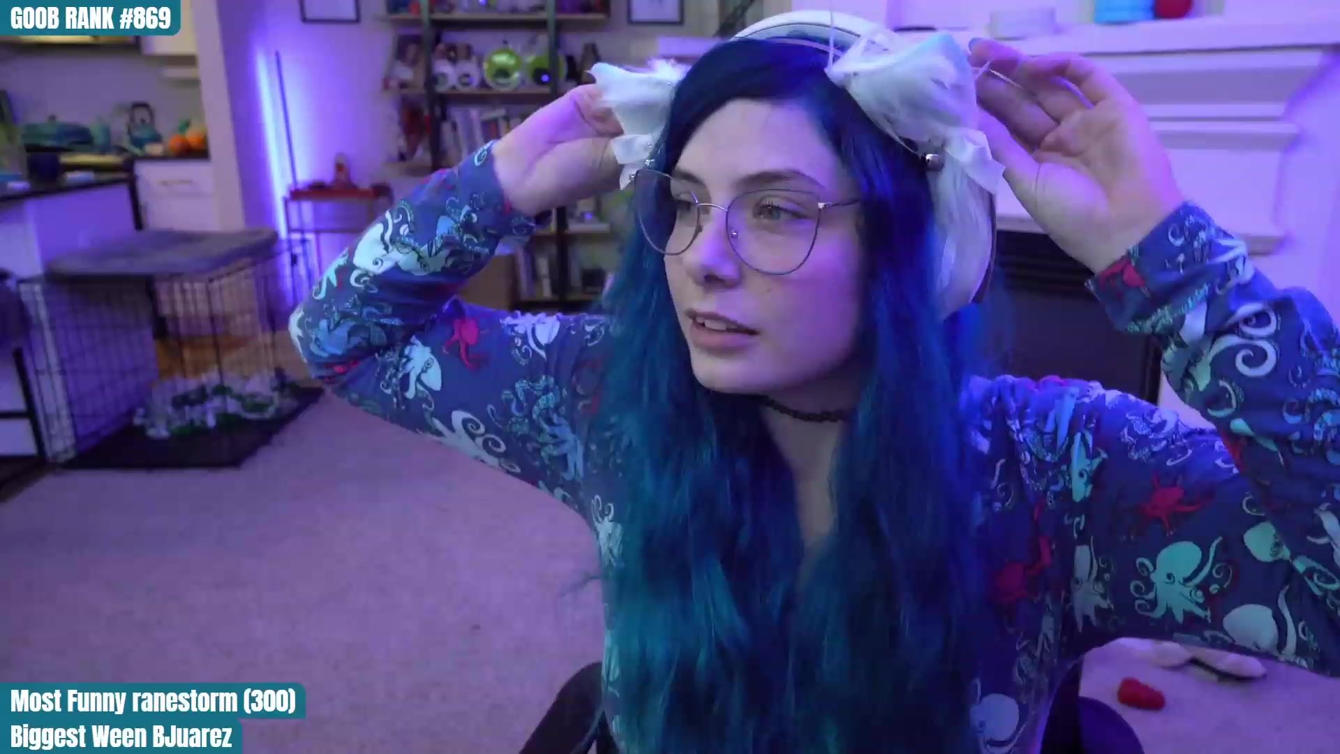Gallery image thumbnail from CreaminQueen's myfreecams stream on, 03/29/2023, 02:16 image 17 of 20