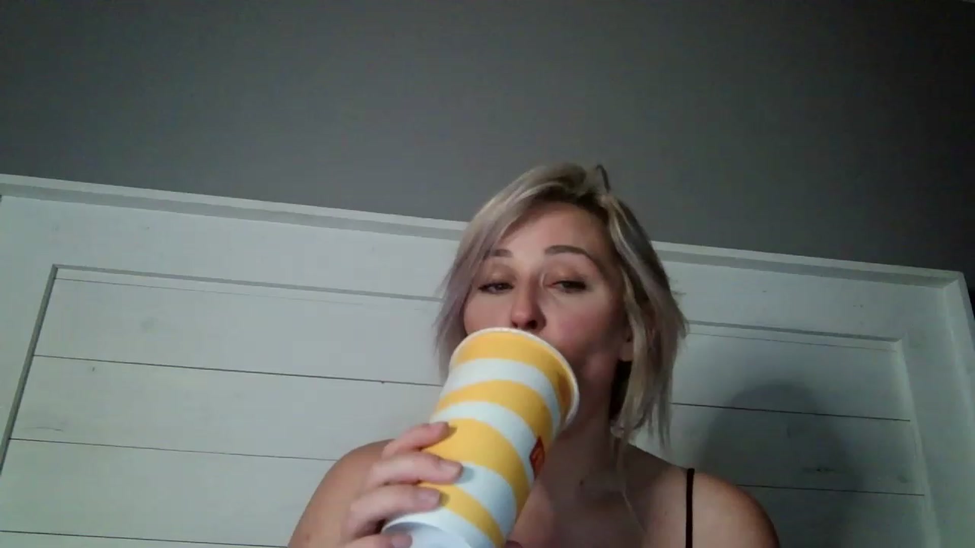 Gallery image thumbnail from Creamsiclexo's myfreecams stream on, 05/26/2023, 06:56 image 1 of 20