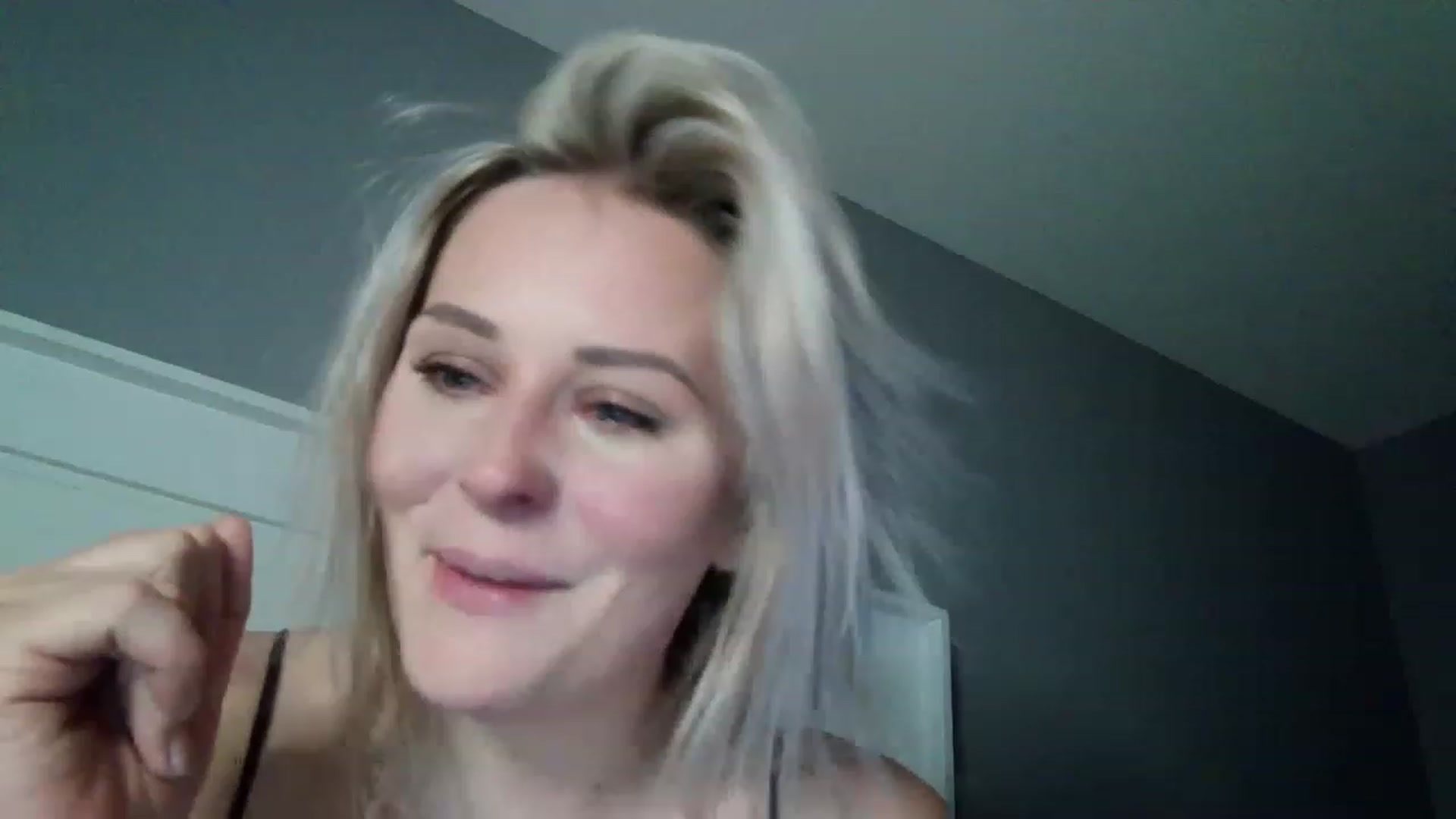 Gallery image thumbnail from Creamsiclexo's myfreecams stream on, 05/26/2023, 06:56 image 4 of 20