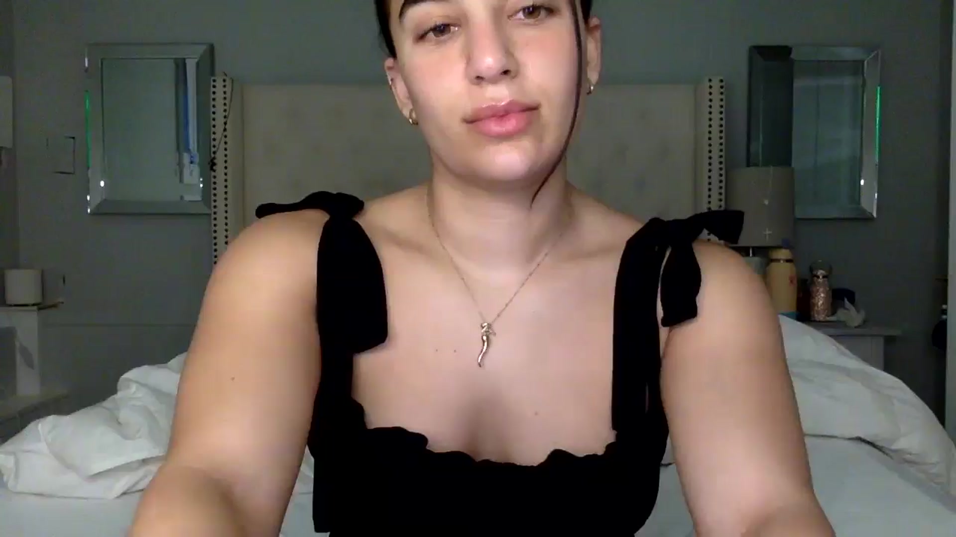 Gallery image thumbnail from CreamyEmmy's myfreecams stream on, 04/07/2025, 17:46 image 1 of 20