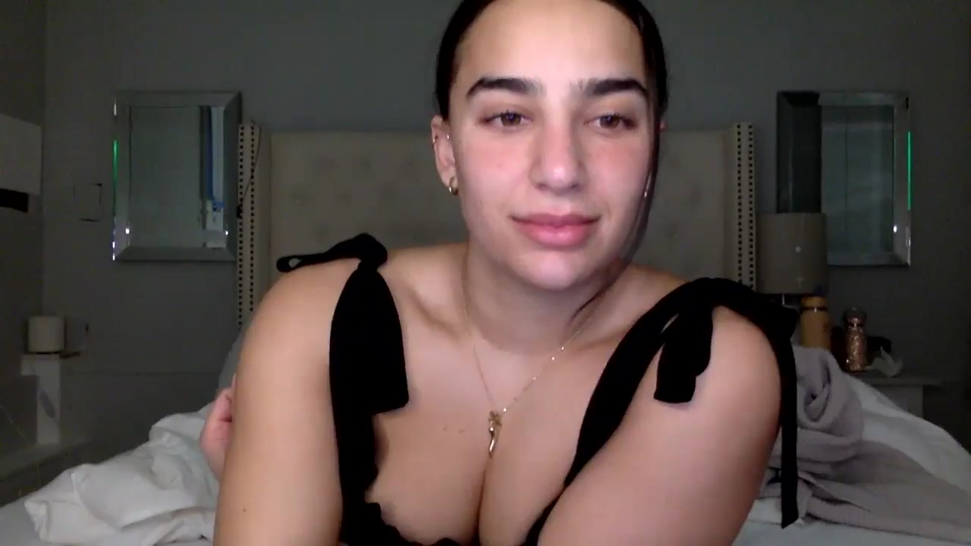 Gallery image thumbnail from CreamyEmmy's myfreecams stream on, 04/07/2025, 17:46 image 20 of 20