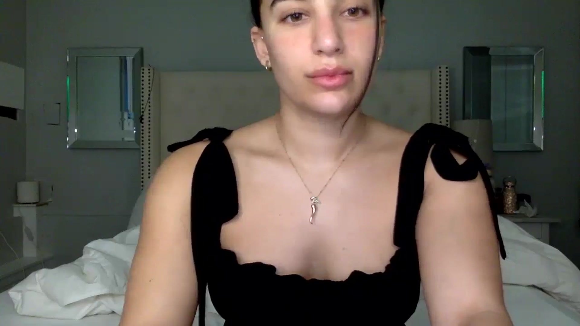 Gallery image thumbnail from CreamyEmmy's myfreecams stream on, 04/07/2025, 17:46 image 5 of 20