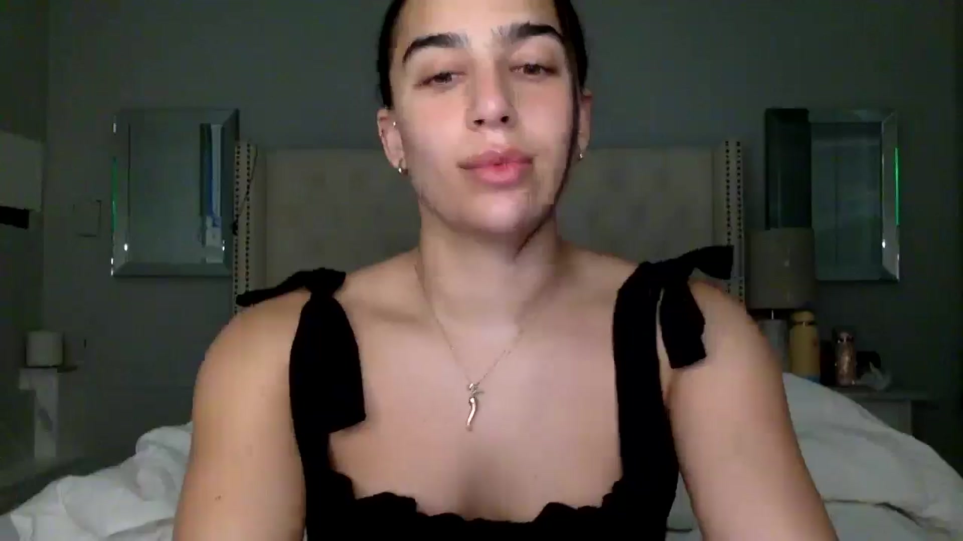 Gallery image thumbnail from CreamyEmmy's myfreecams stream on, 04/07/2025, 17:46 image 3 of 20