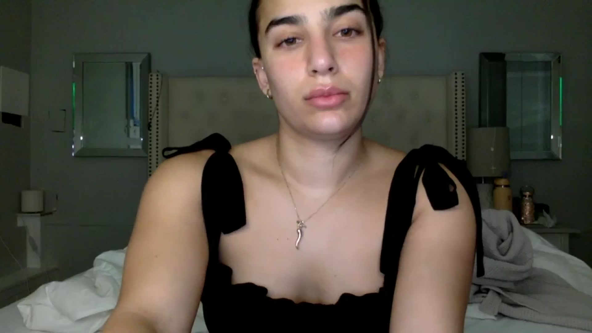 Gallery image thumbnail from CreamyEmmy's myfreecams stream on, 04/07/2025, 17:46 image 15 of 20