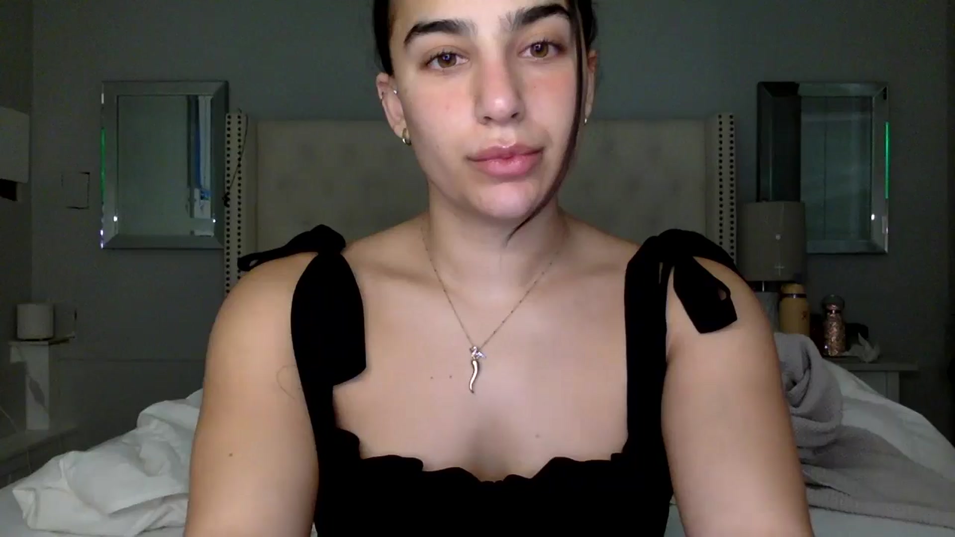 Gallery image thumbnail from CreamyEmmy's myfreecams stream on, 04/07/2025, 17:46 image 19 of 20
