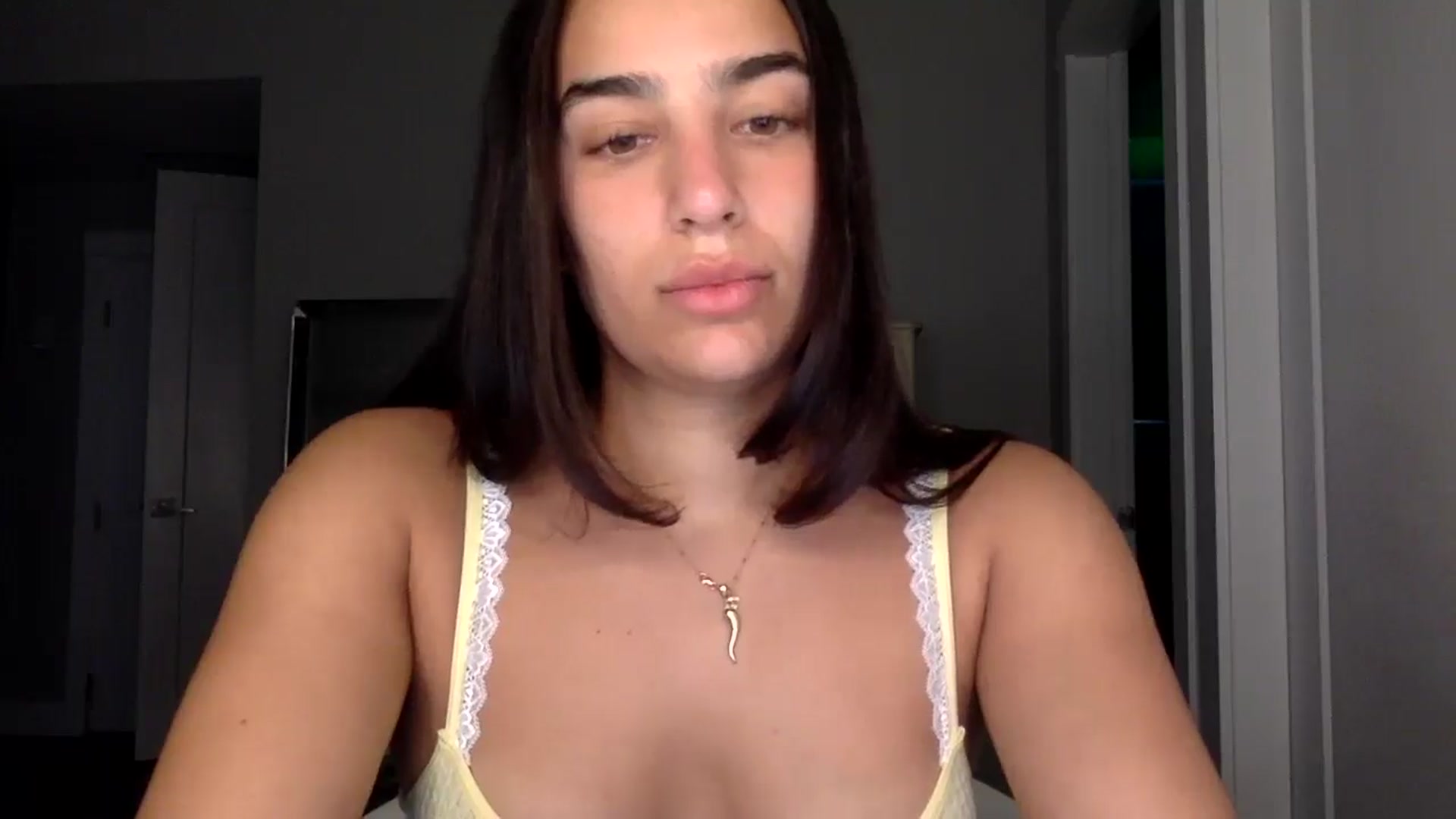 Gallery image thumbnail from CreamyEmmy's myfreecams stream on, 04/22/2025, 18:06 image 17 of 20