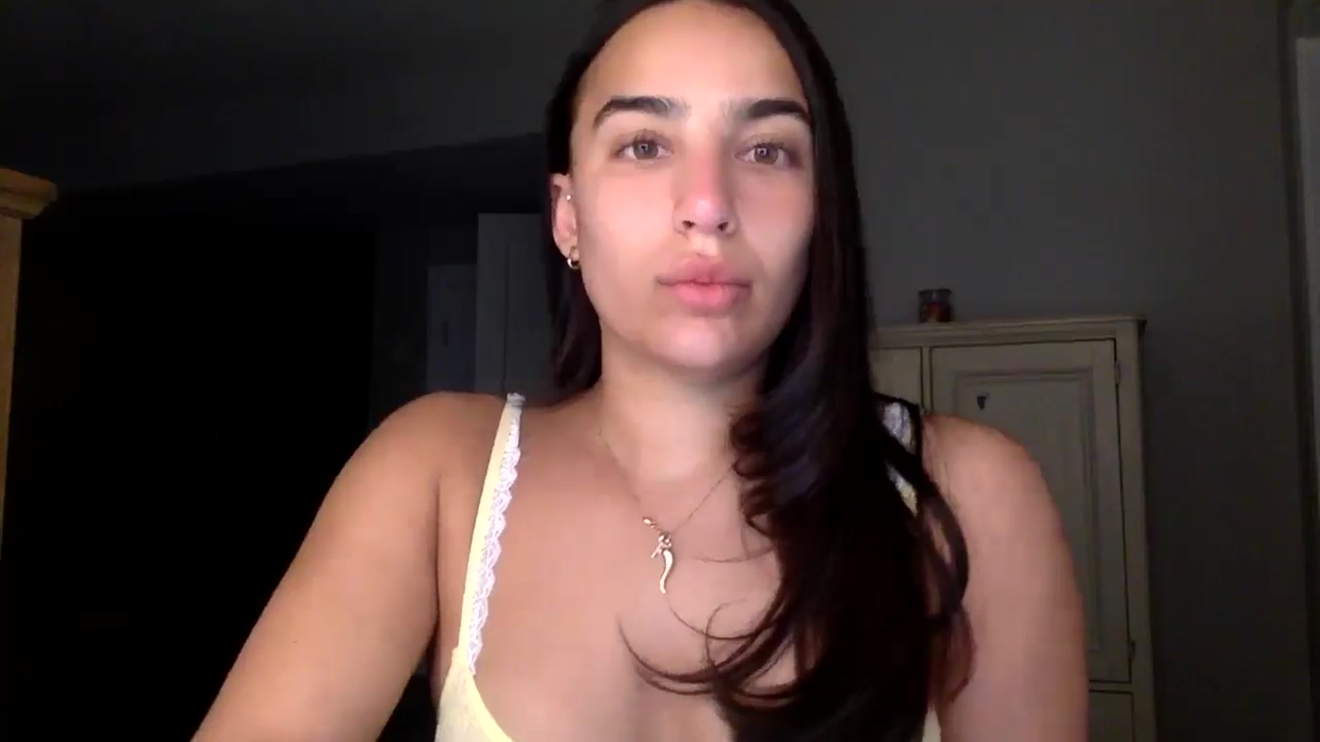 Gallery image thumbnail from CreamyEmmy's myfreecams stream on, 04/22/2025, 18:06 image 5 of 20