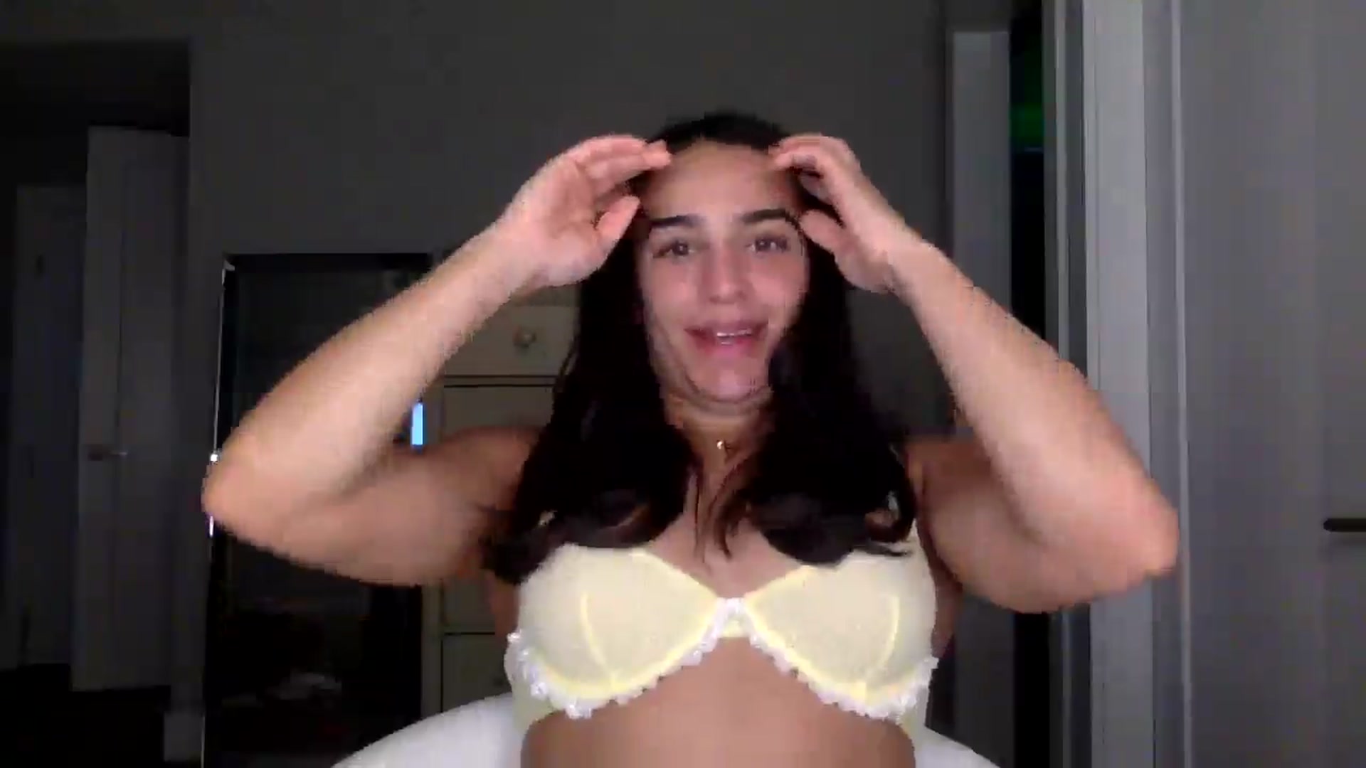 Gallery image thumbnail from CreamyEmmy's myfreecams stream on, 04/22/2025, 18:06 image 13 of 20