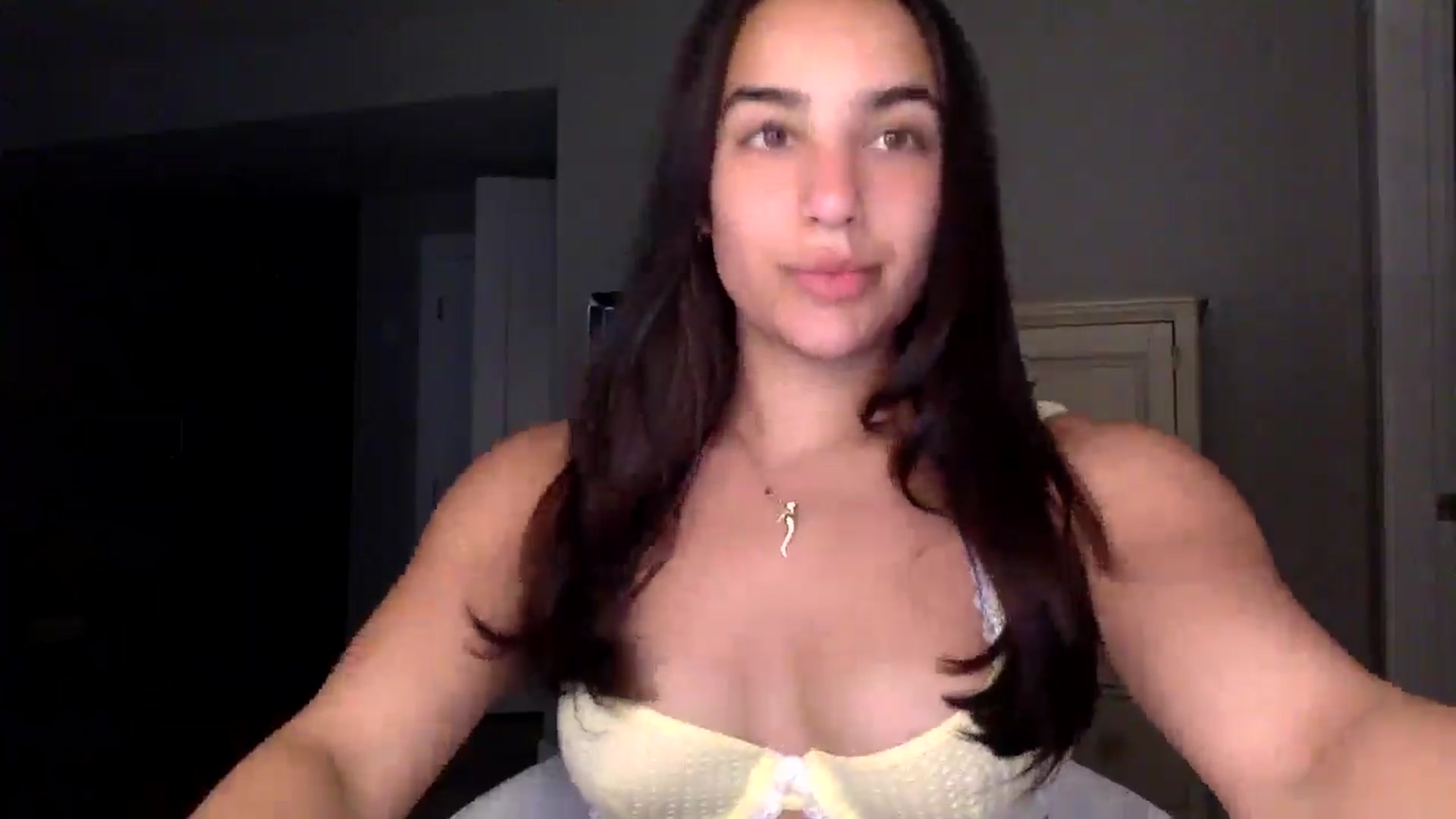 Gallery image thumbnail from CreamyEmmy's myfreecams stream on, 04/22/2025, 18:06 image 9 of 20