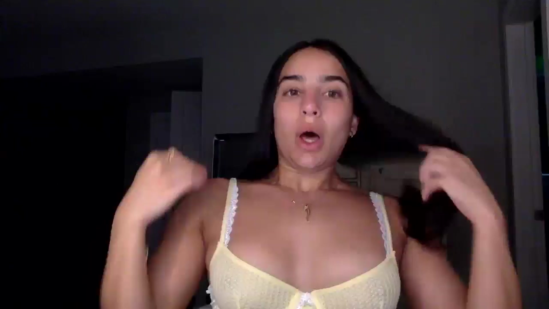 Gallery image thumbnail from CreamyEmmy's myfreecams stream on, 04/22/2025, 18:06 image 7 of 20
