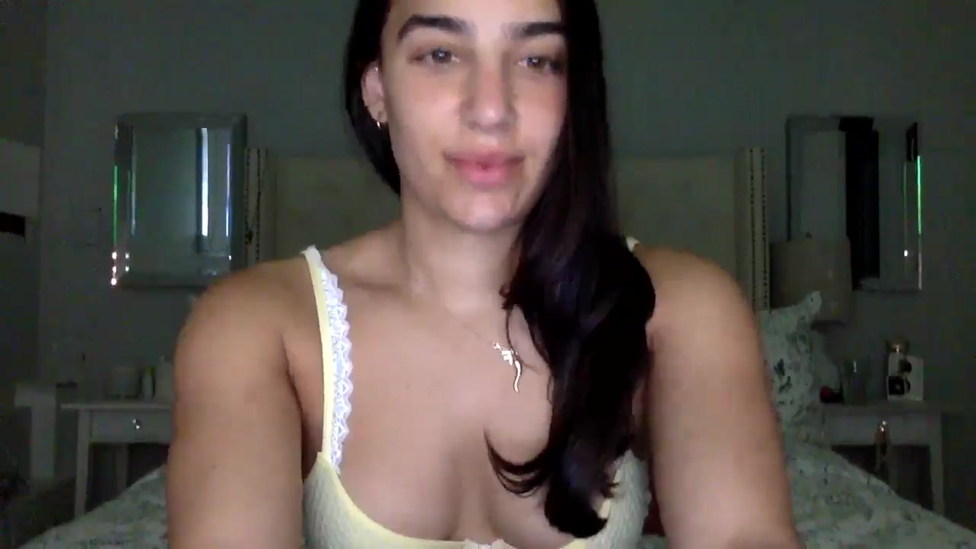 Gallery image thumbnail from CreamyEmmy's myfreecams stream on, 04/22/2025, 18:59 image 3 of 20