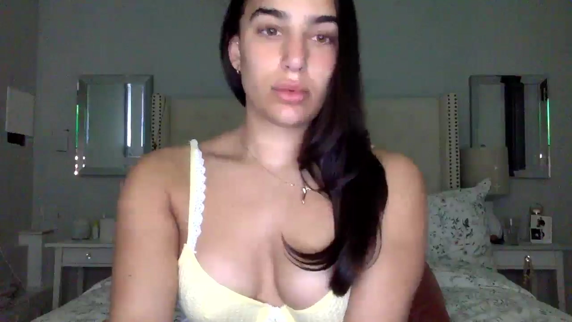 Gallery image thumbnail from CreamyEmmy's myfreecams stream on, 04/22/2025, 18:59 image 2 of 20