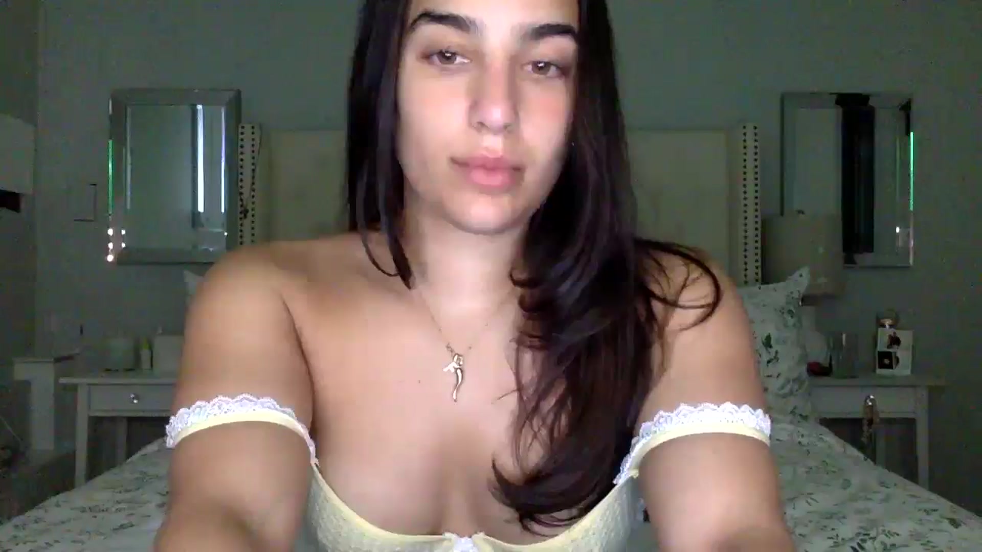 Gallery image thumbnail from CreamyEmmy's myfreecams stream on, 04/22/2025, 20:01 image 7 of 20