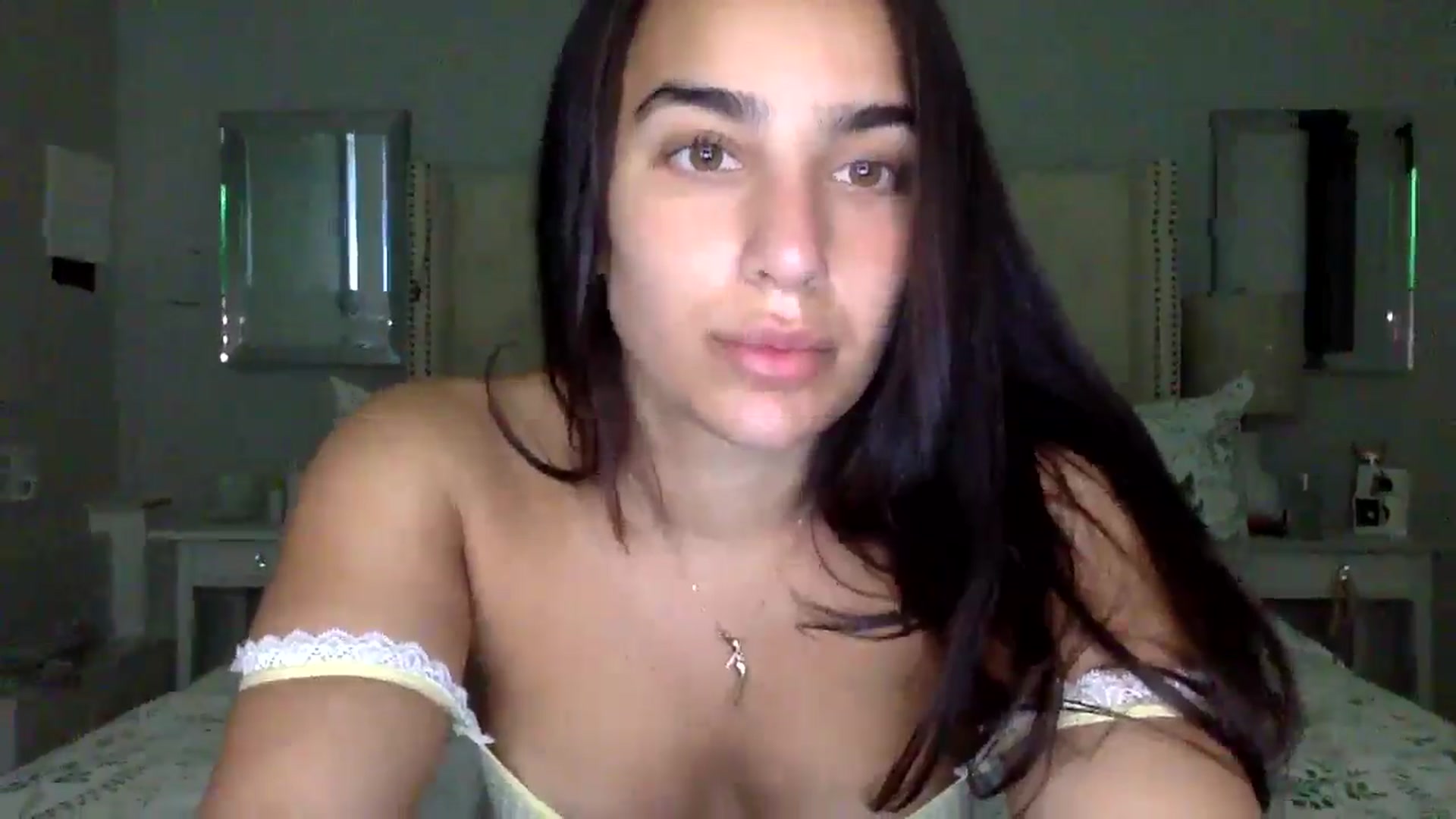 Gallery image thumbnail from CreamyEmmy's myfreecams stream on, 04/22/2025, 20:24 image 5 of 20