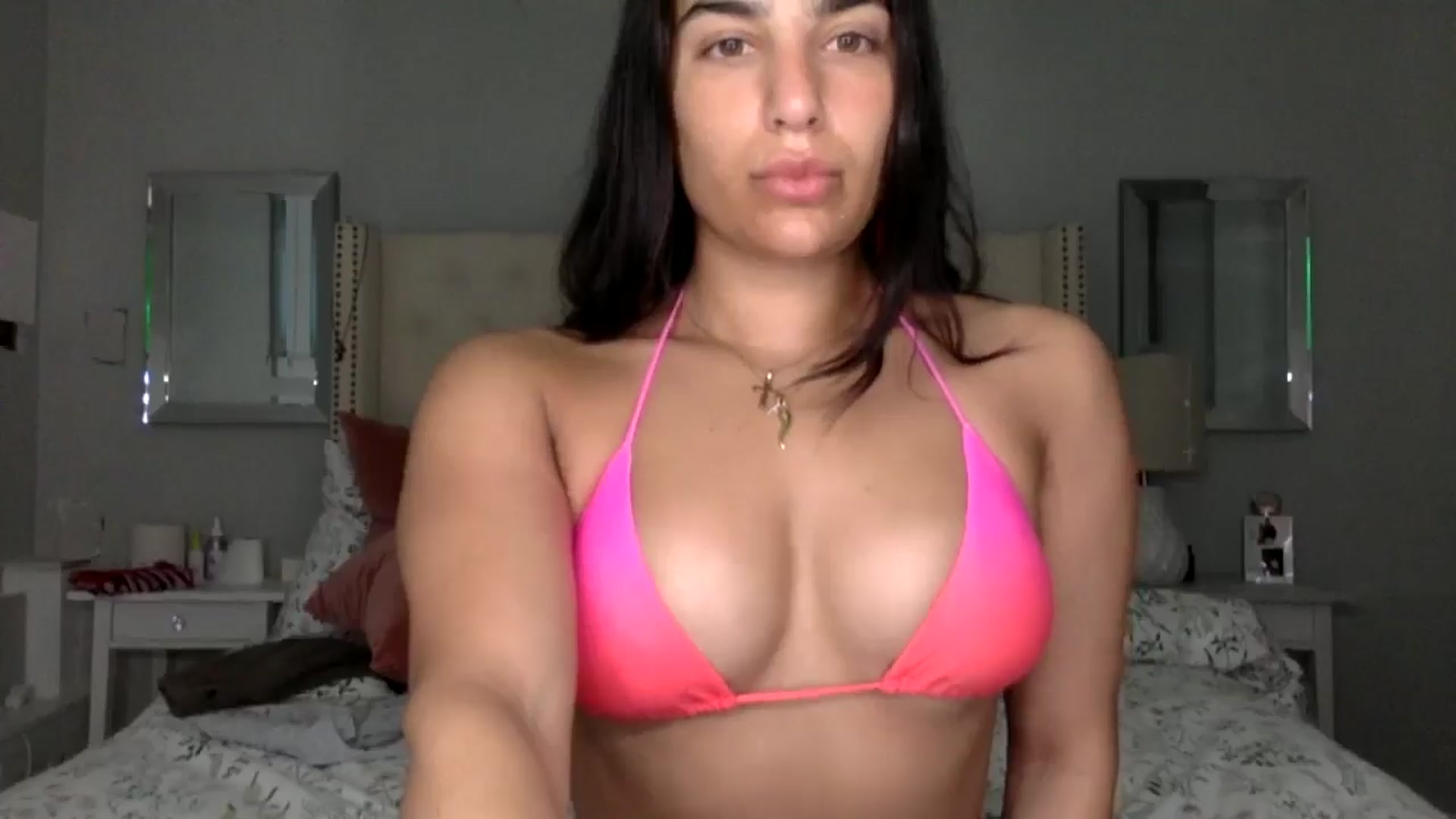 Gallery image thumbnail from CreamyEmmy's myfreecams stream on, 04/29/2025, 18:41 image 16 of 20