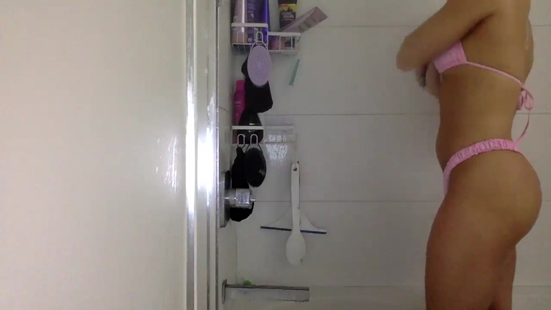 Gallery image thumbnail from CreamyEmmy's myfreecams stream on, 05/05/2025, 17:18 image 8 of 20