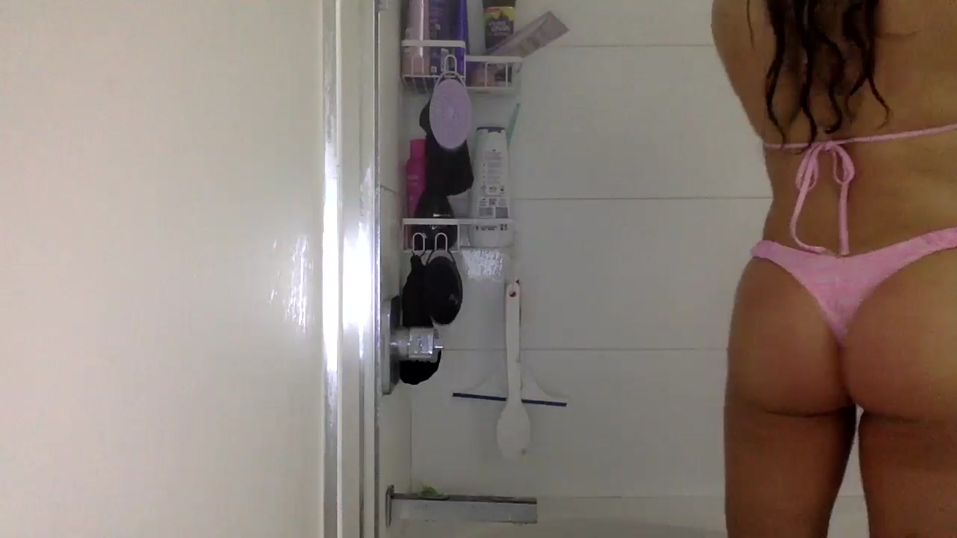 Gallery image thumbnail from CreamyEmmy's myfreecams stream on, 05/05/2025, 17:18 image 12 of 20