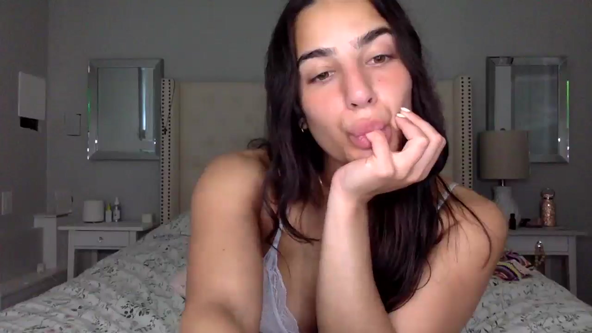 Gallery image thumbnail from CreamyEmmy's myfreecams stream on, 05/05/2025, 18:40 image 10 of 20