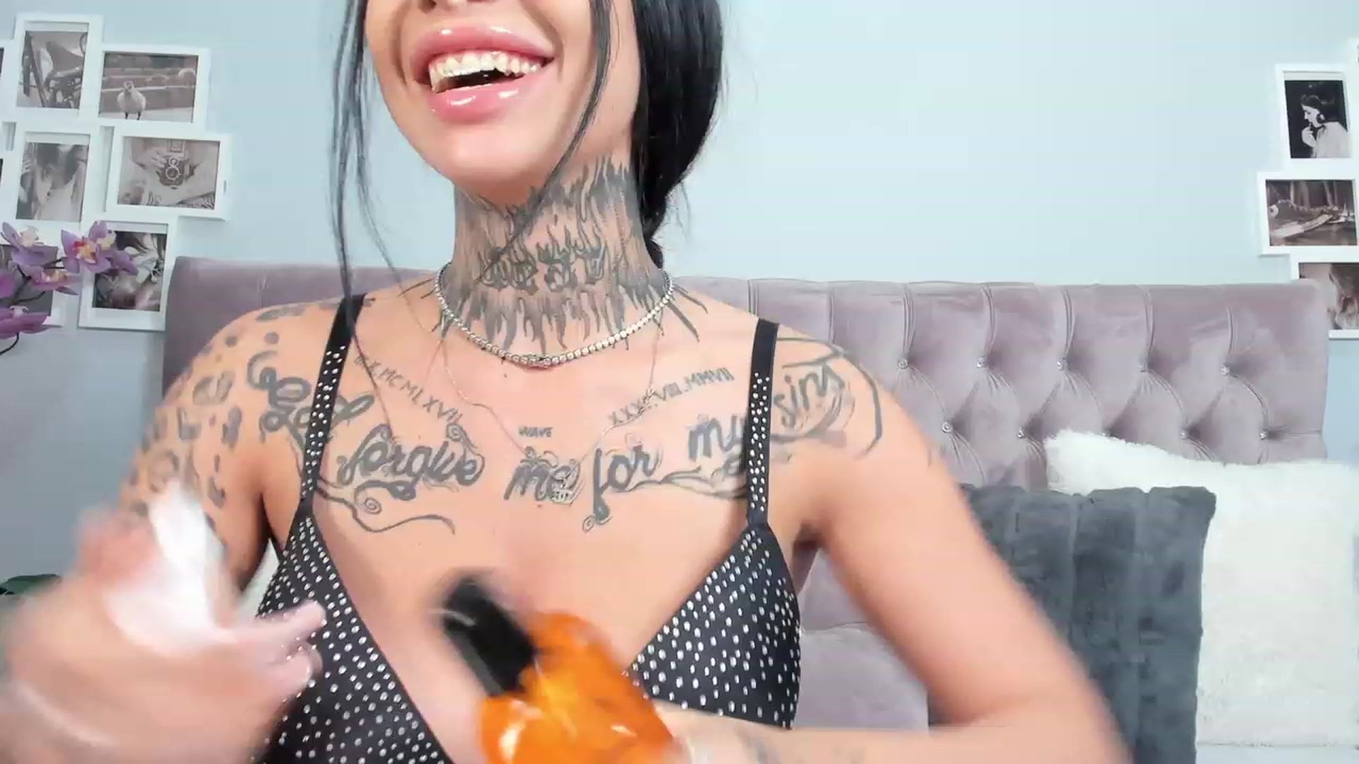 Gallery image thumbnail from CreamyInkk's myfreecams stream on, 08/25/2023, 09:42 image 8 of 20