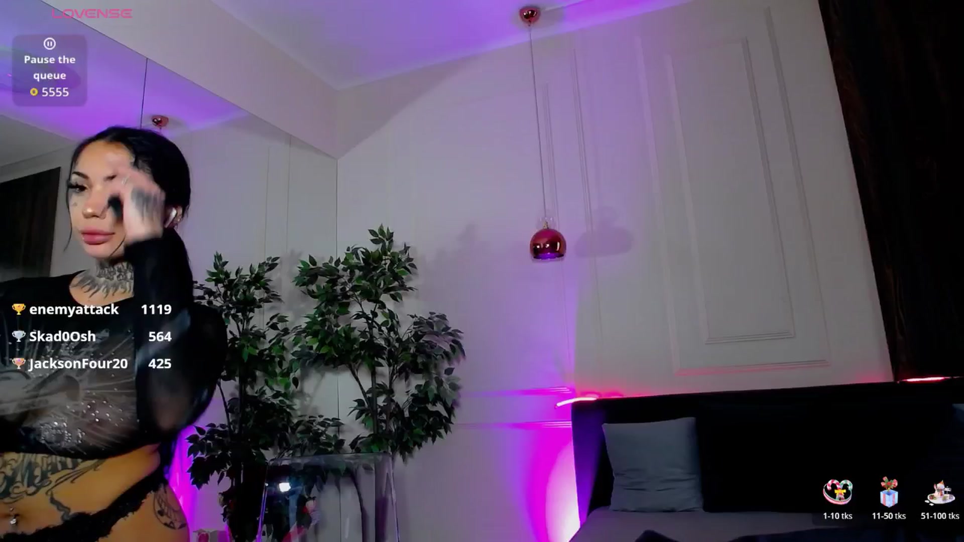 Gallery image thumbnail from CreamyInkk's myfreecams stream on, 11/15/2025, 15:01 image 1 of 20