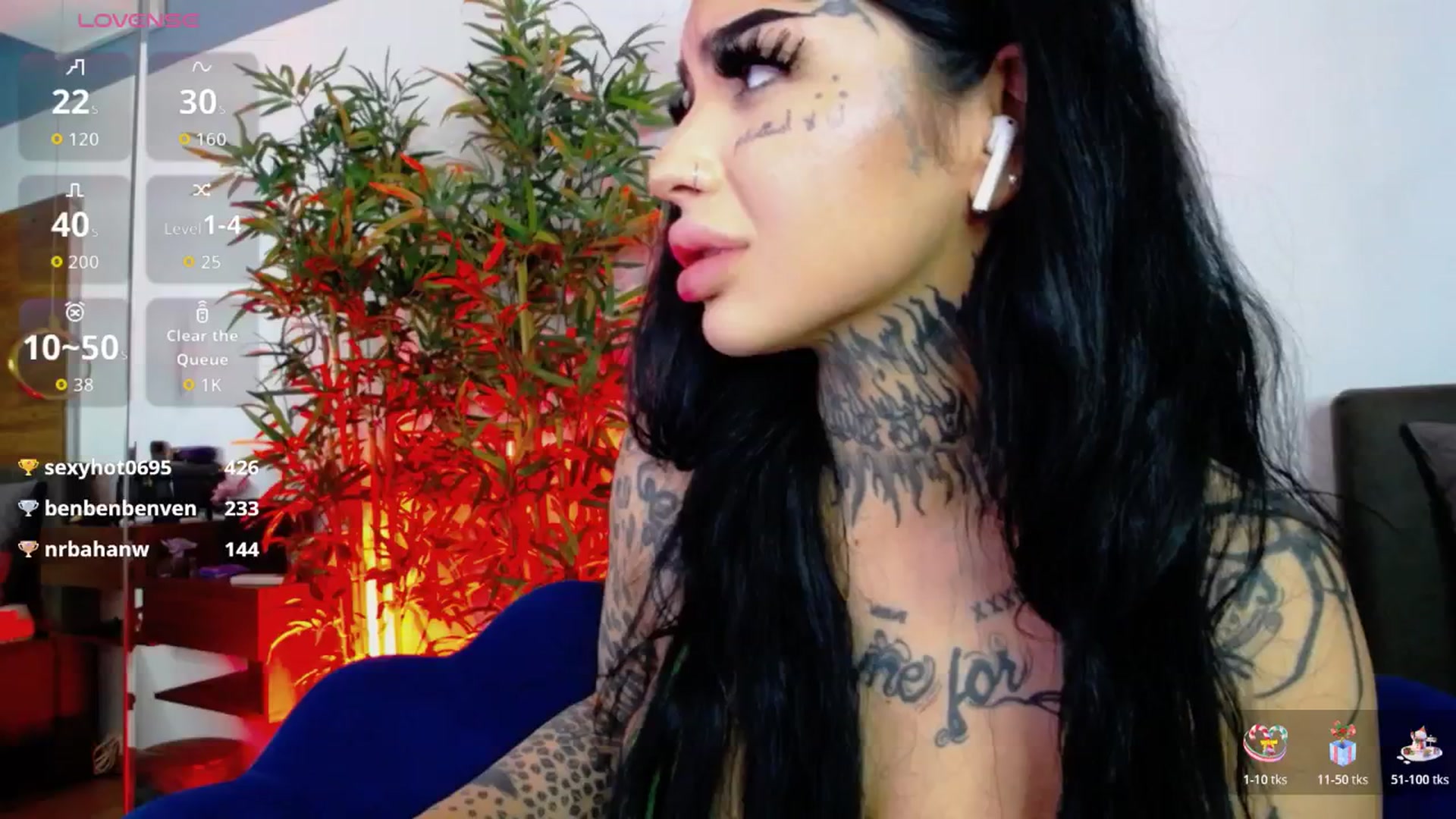 Gallery image thumbnail from CreamyInkk's myfreecams stream on, 12/08/2025, 13:05 image 17 of 20