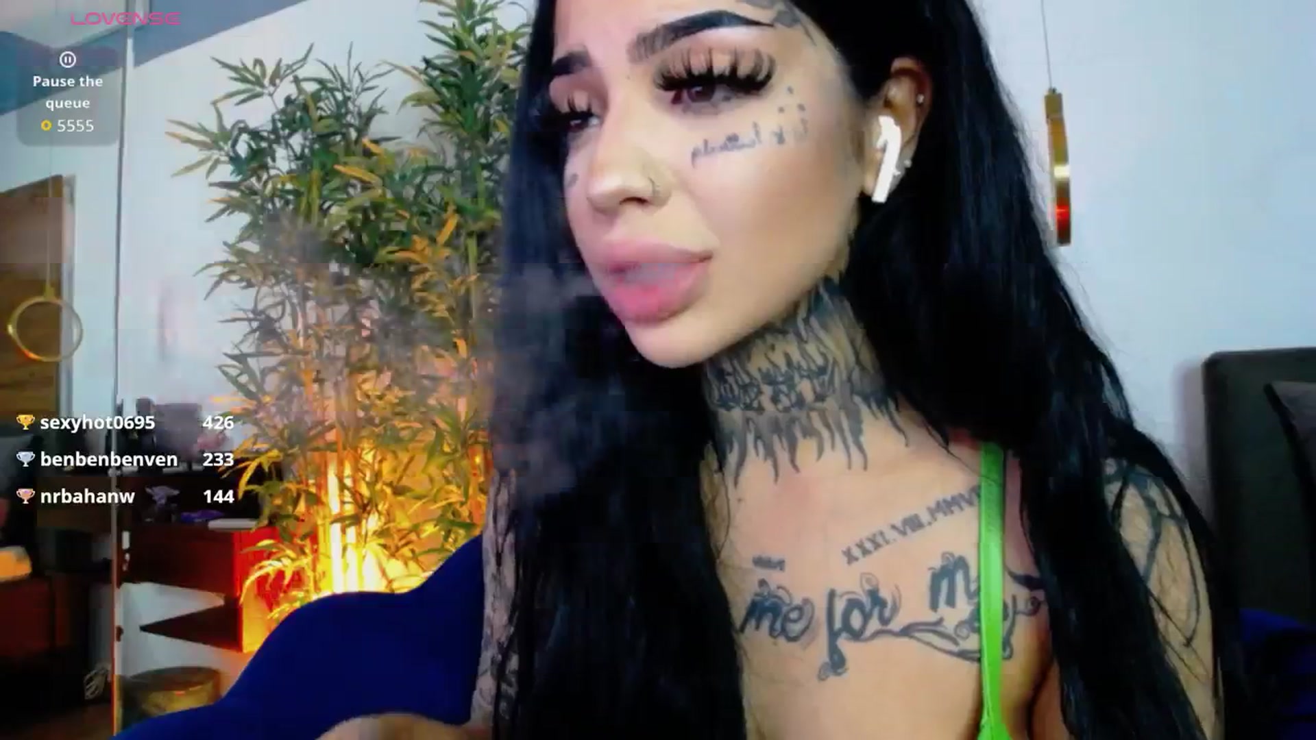Gallery image thumbnail from CreamyInkk's myfreecams stream on, 12/08/2025, 13:05 image 16 of 20
