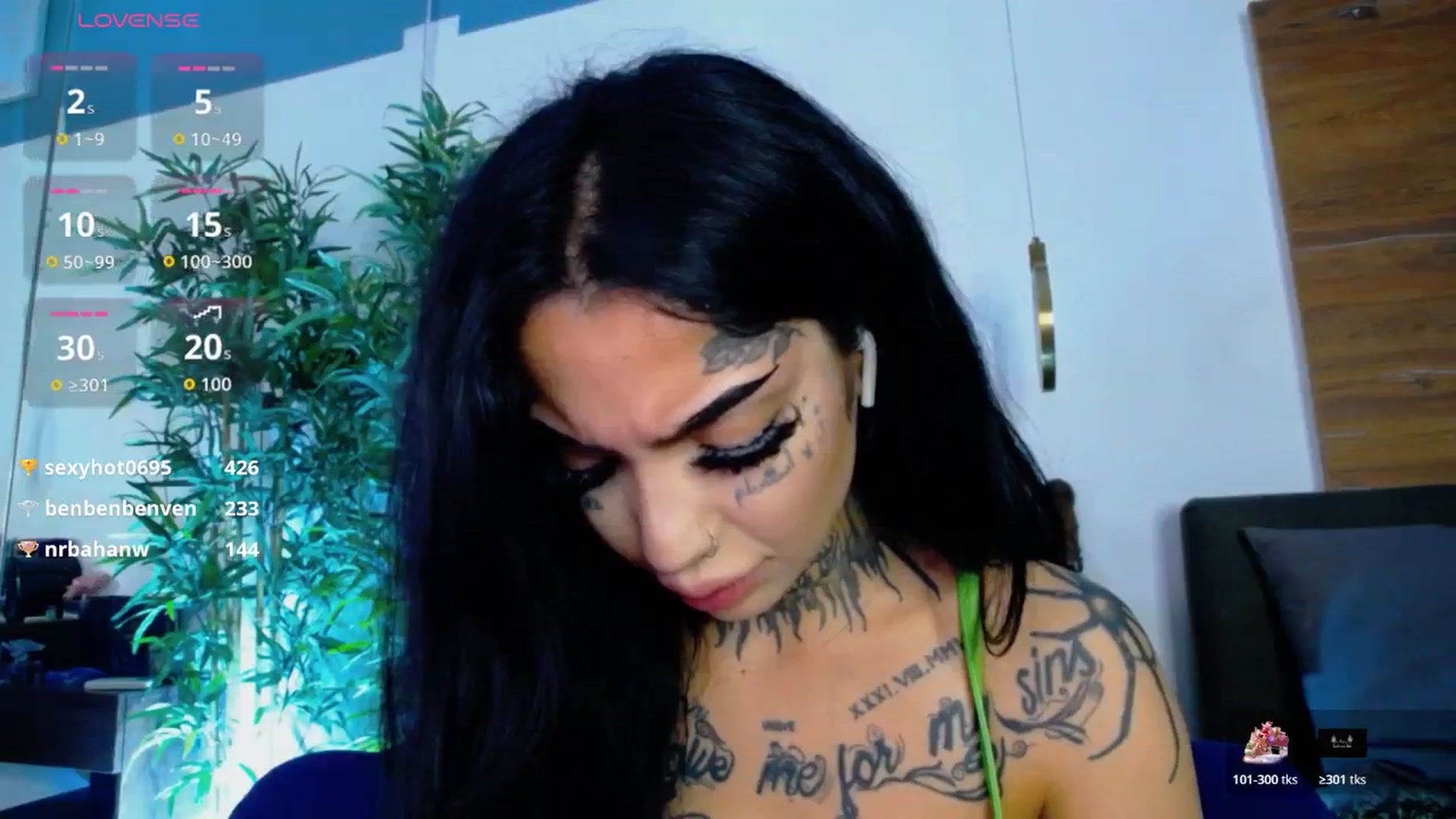 Gallery image thumbnail from CreamyInkk's myfreecams stream on, 12/08/2025, 13:05 image 10 of 20