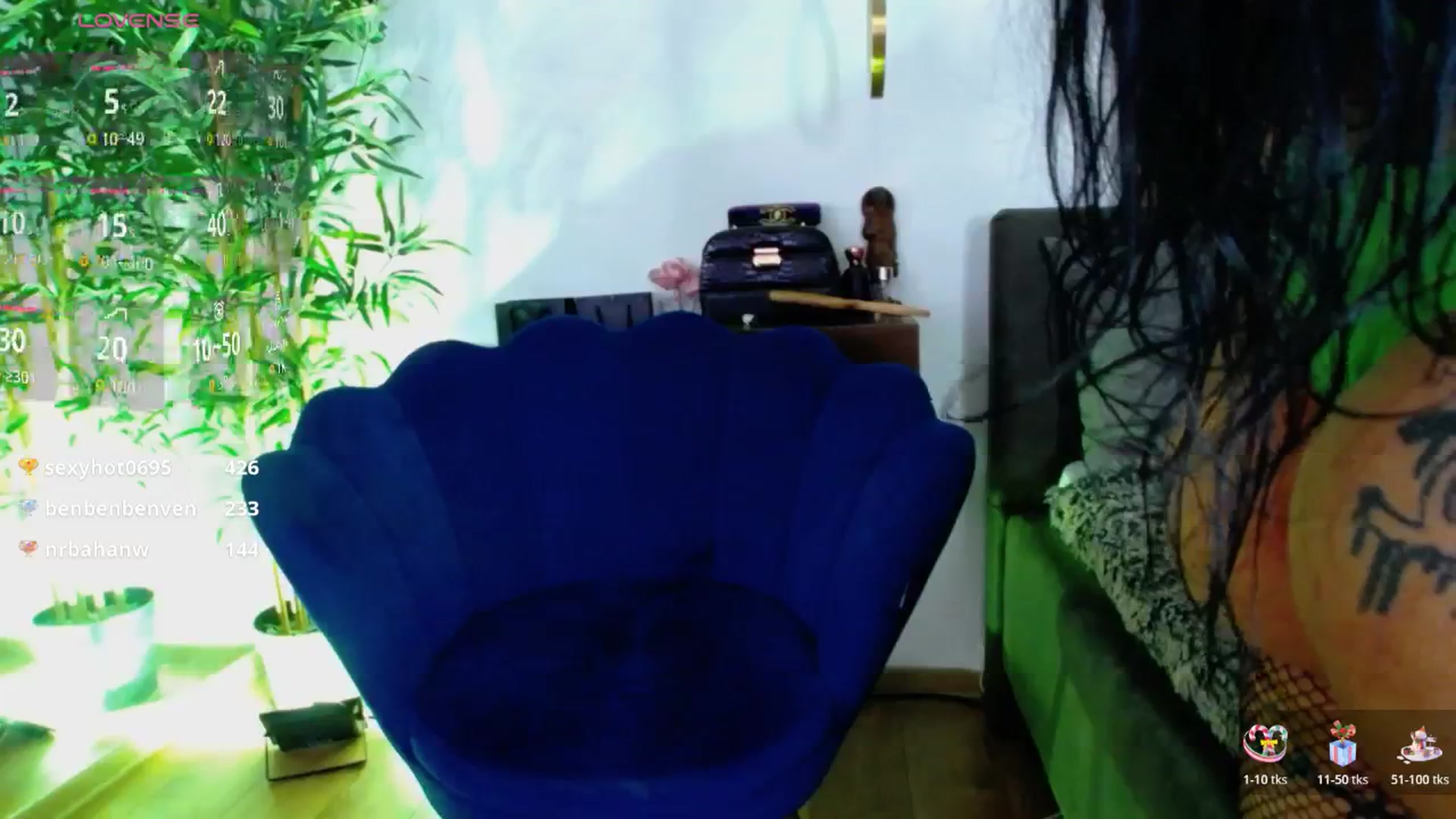 Gallery image thumbnail from CreamyInkk's myfreecams stream on, 12/08/2025, 13:05 image 12 of 20
