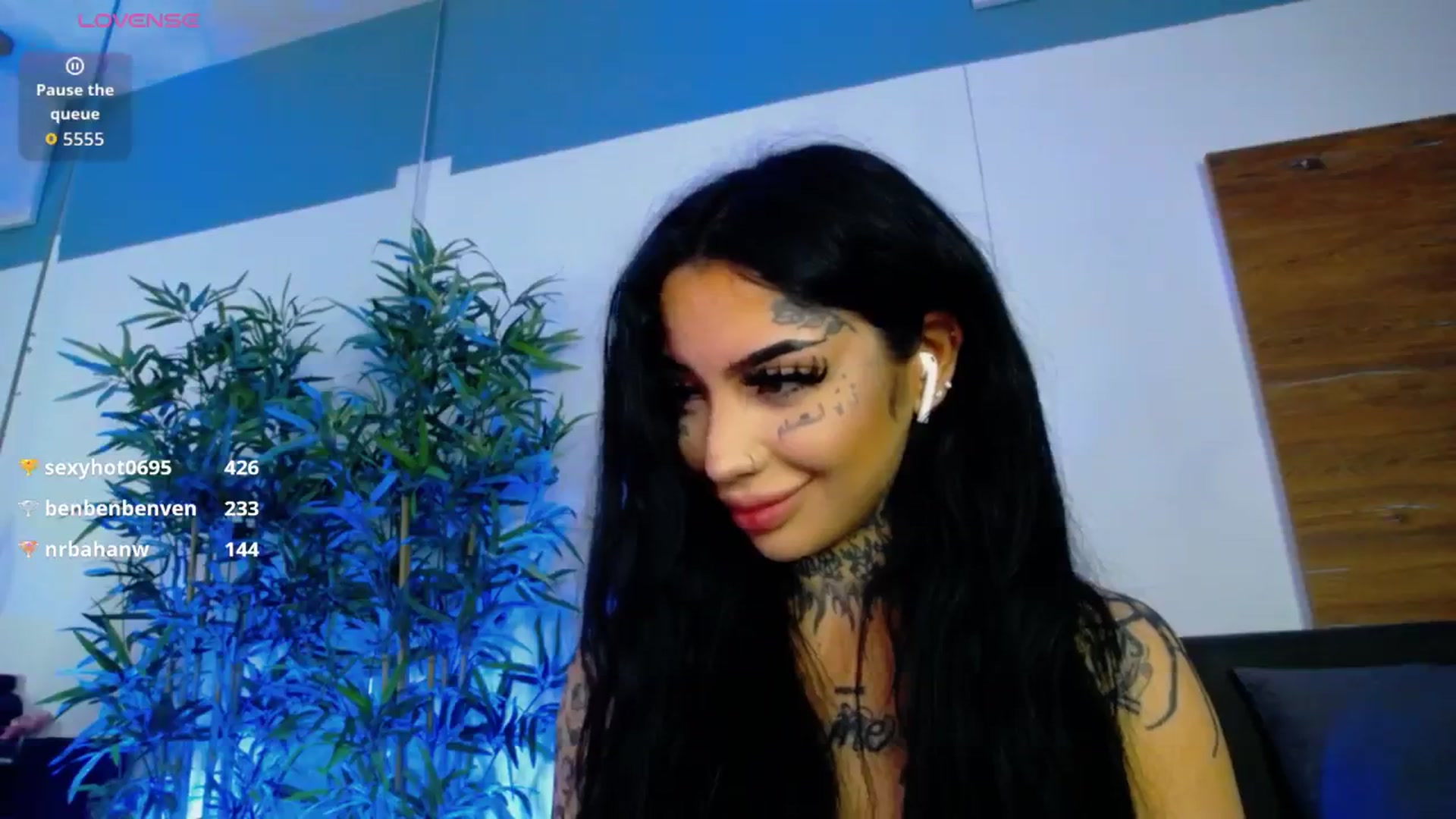 Gallery image thumbnail from CreamyInkk's myfreecams stream on, 12/08/2025, 13:05 image 8 of 20