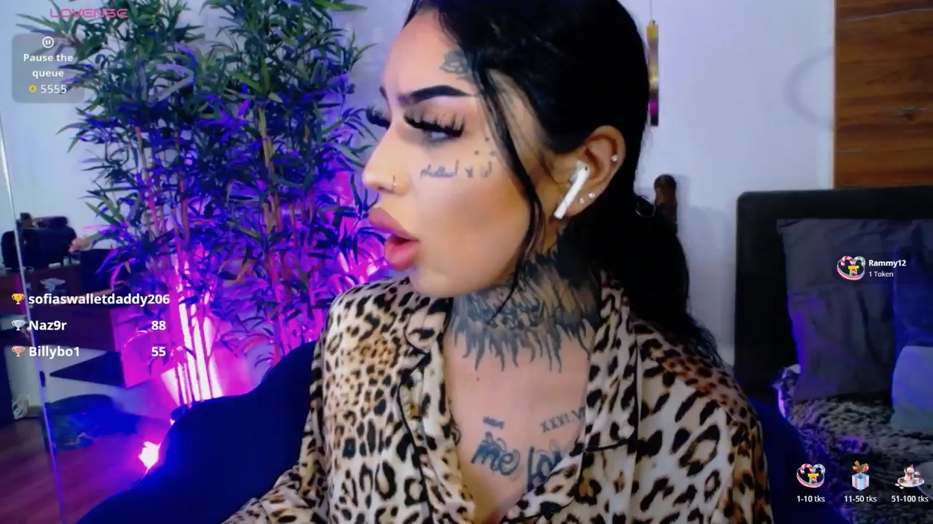Gallery image thumbnail from CreamyInkk's myfreecams stream on, 12/09/2025, 10:48 image 13 of 20