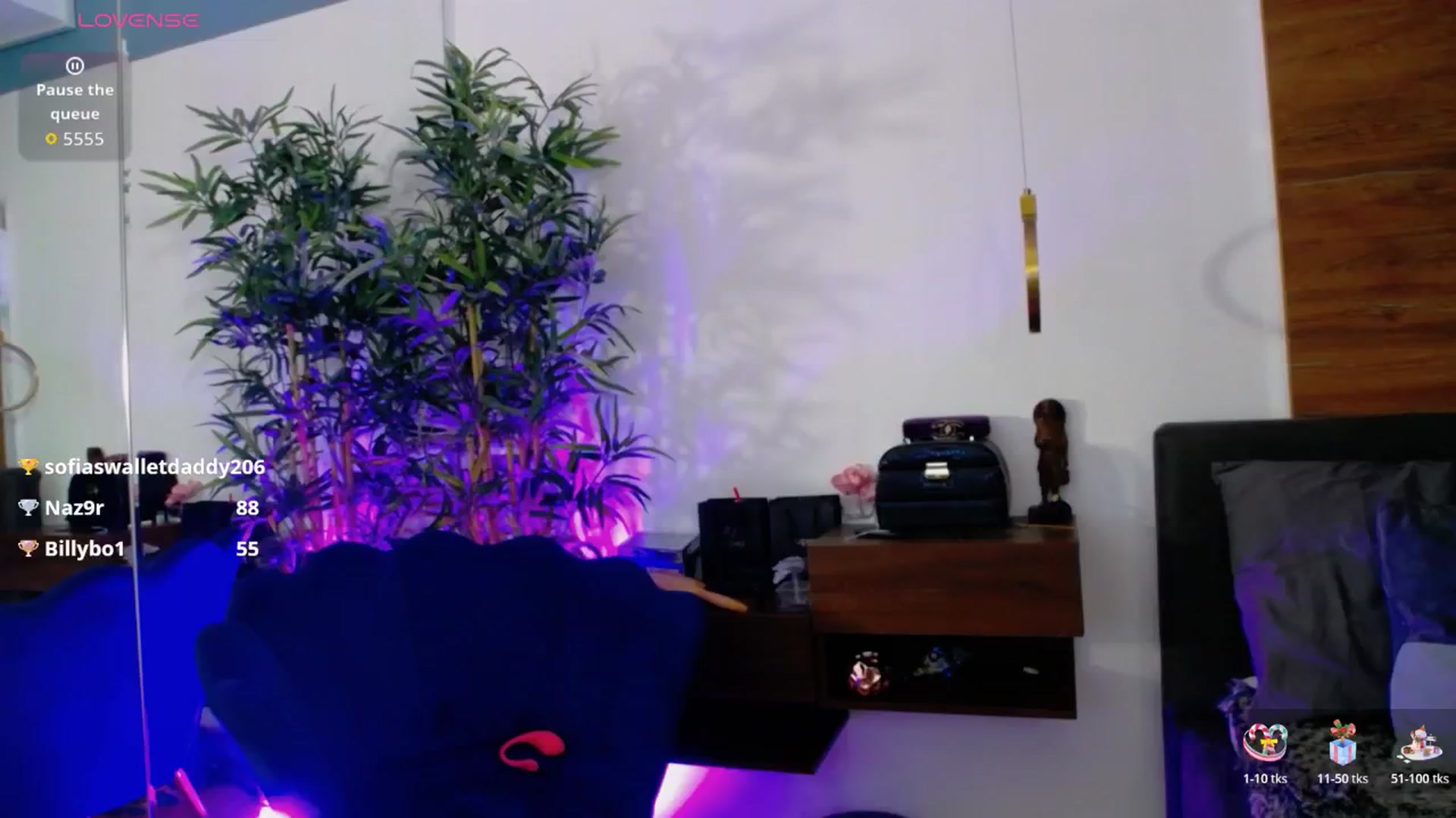 Gallery image thumbnail from CreamyInkk's myfreecams stream on, 12/09/2025, 11:33 image 4 of 20