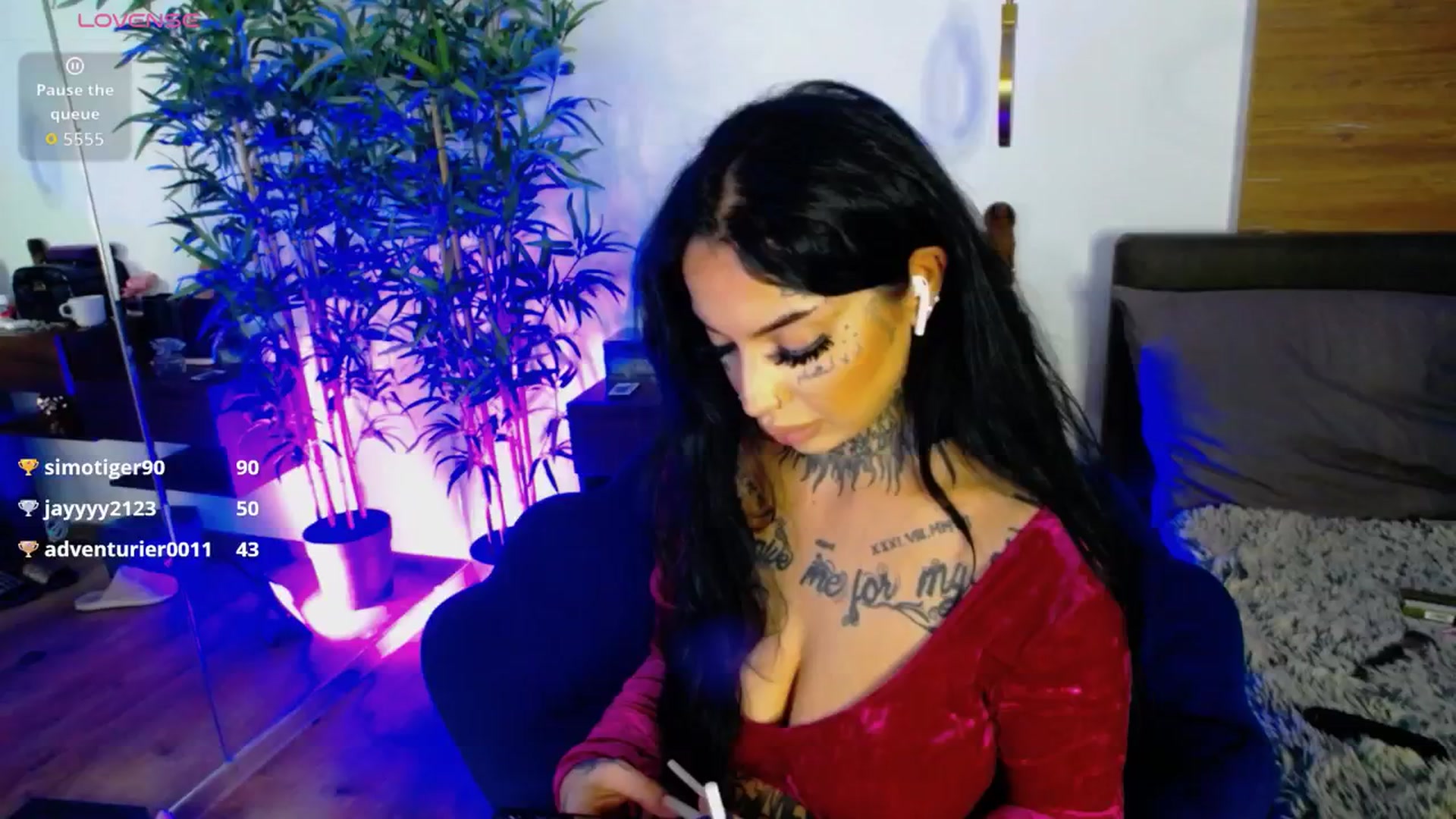 Gallery image thumbnail from CreamyInkk's myfreecams stream on, 12/17/2025, 12:41 image 20 of 20