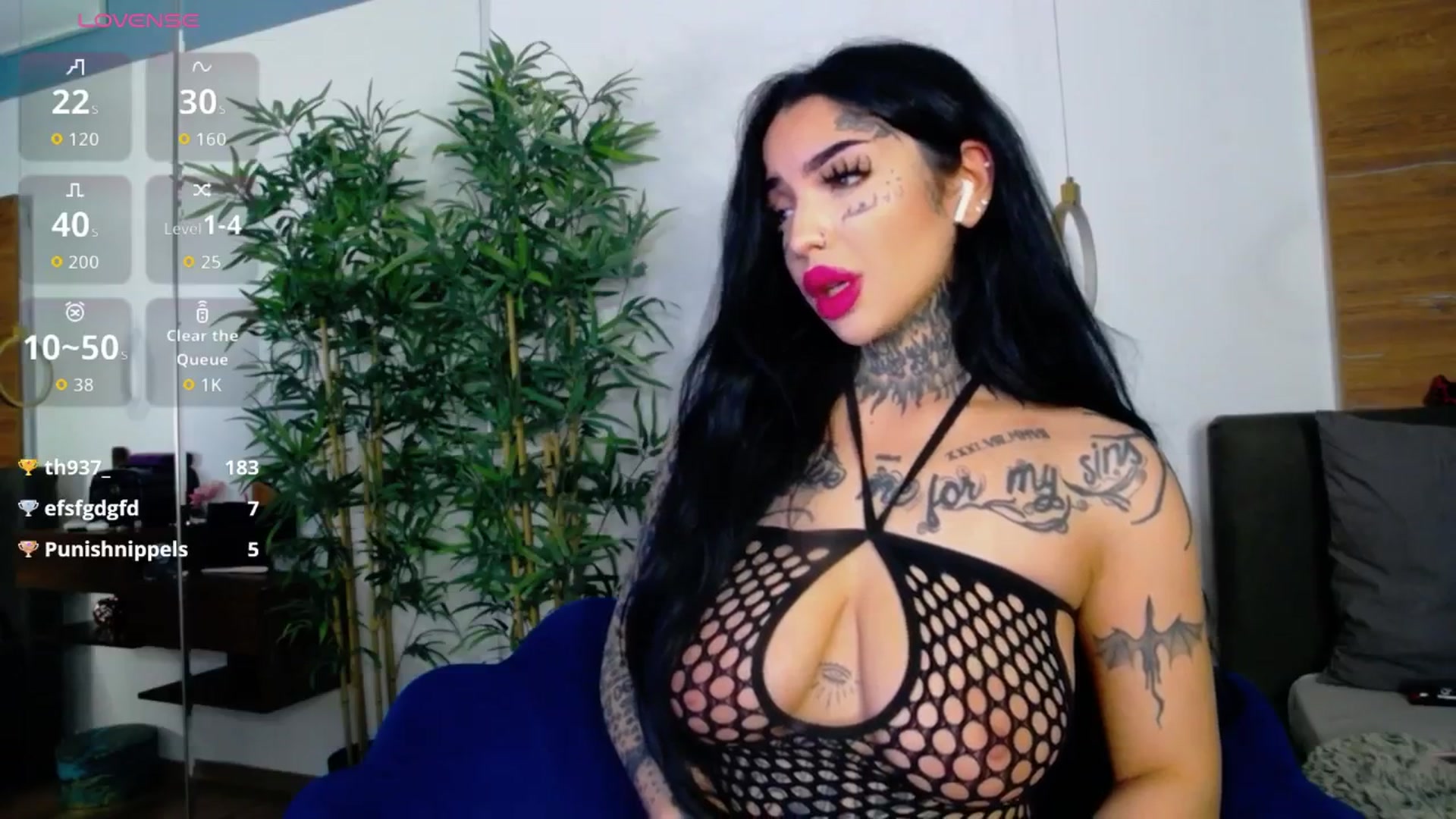 Gallery image thumbnail from CreamyInkk's myfreecams stream on, 12/22/2025, 10:32 image 5 of 20
